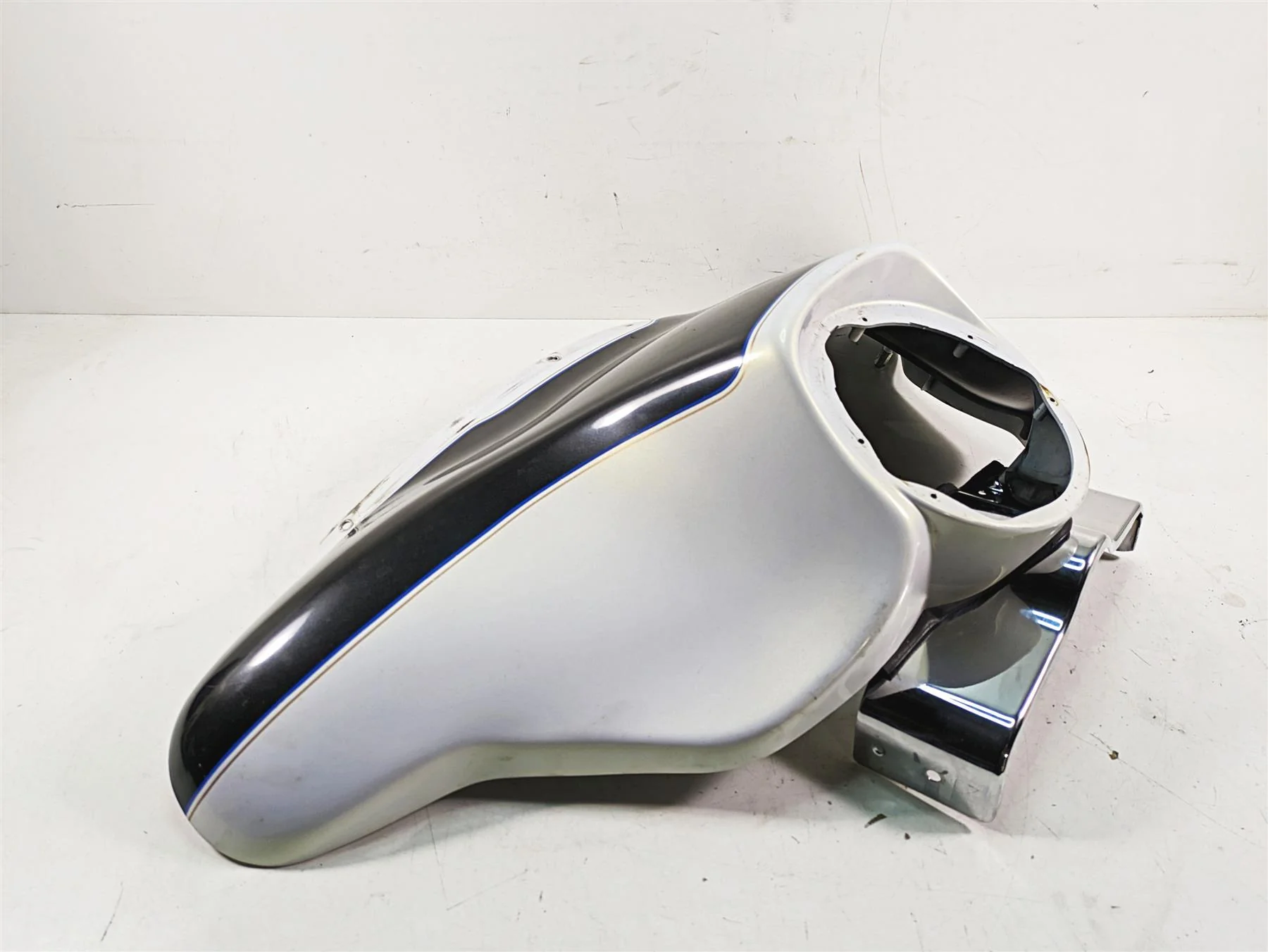 2008 Harley FLHTCU Electra Glide Front Nose Outer Fairing Cover 58503-05A - Image 12