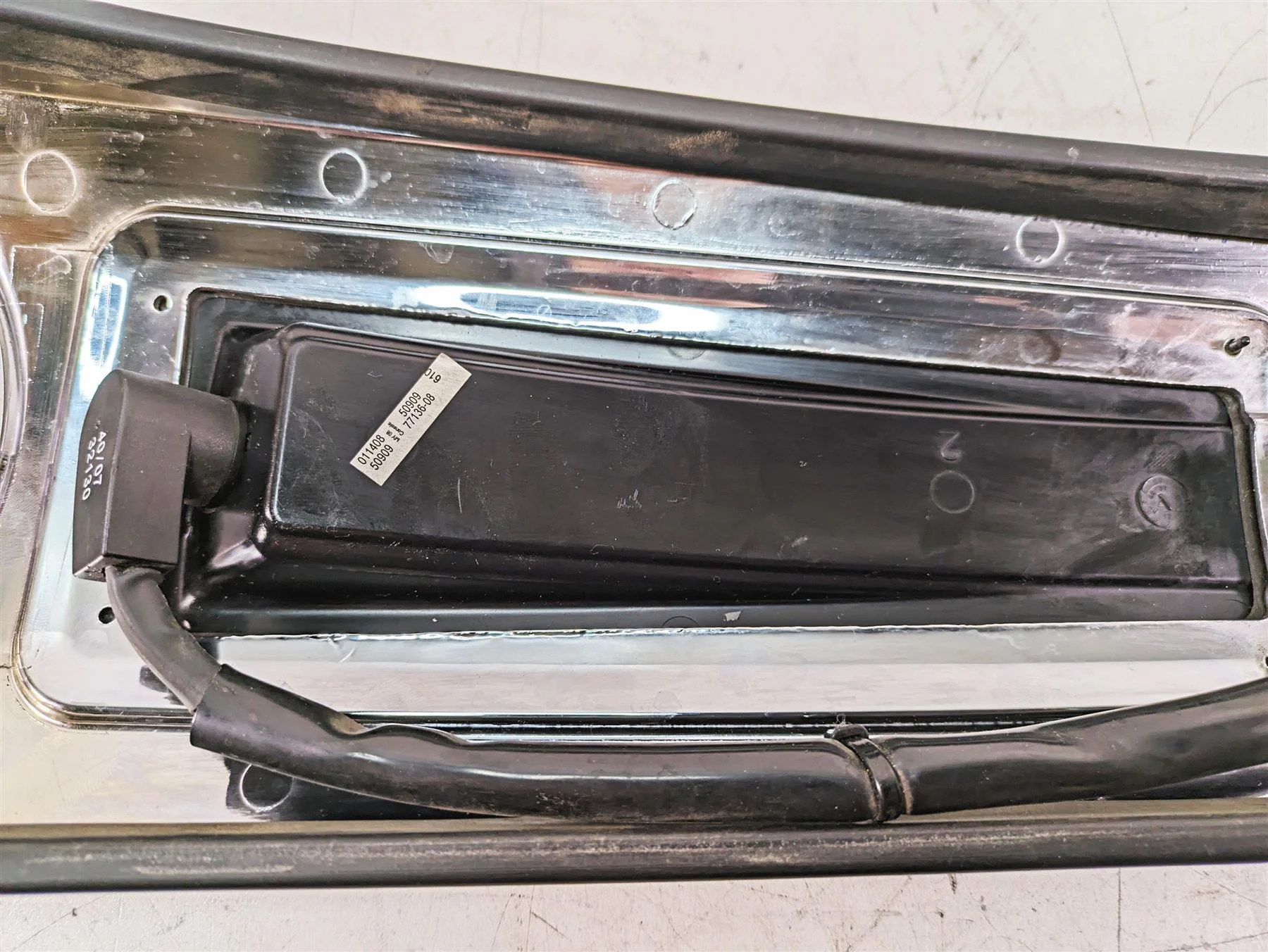 2008 Harley FLHTCU Electra Glide Fuel Tank Dash Intercom Console Cover 61270-08 - Image 11