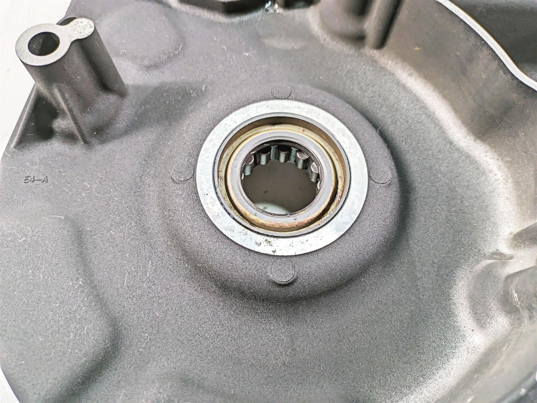 2008 Harley FLHTCU Electra Glide Inner Primary Drive Clutch Cover 60677-07A - Image 7