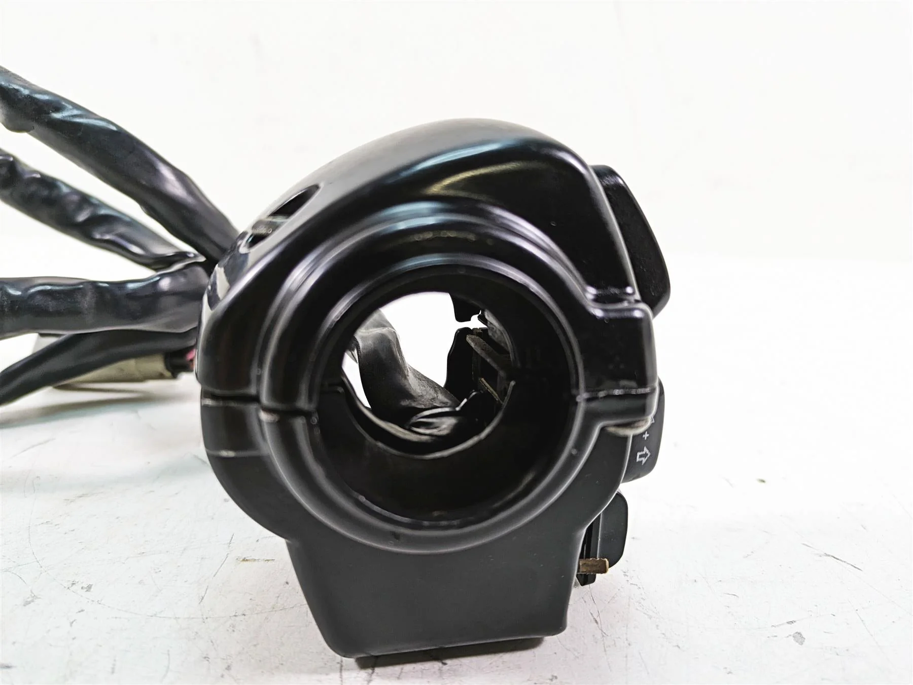 2008 Harley FLHTCU Electra Glide Left Hand Control Switch - Read 71682-06A - Image 11