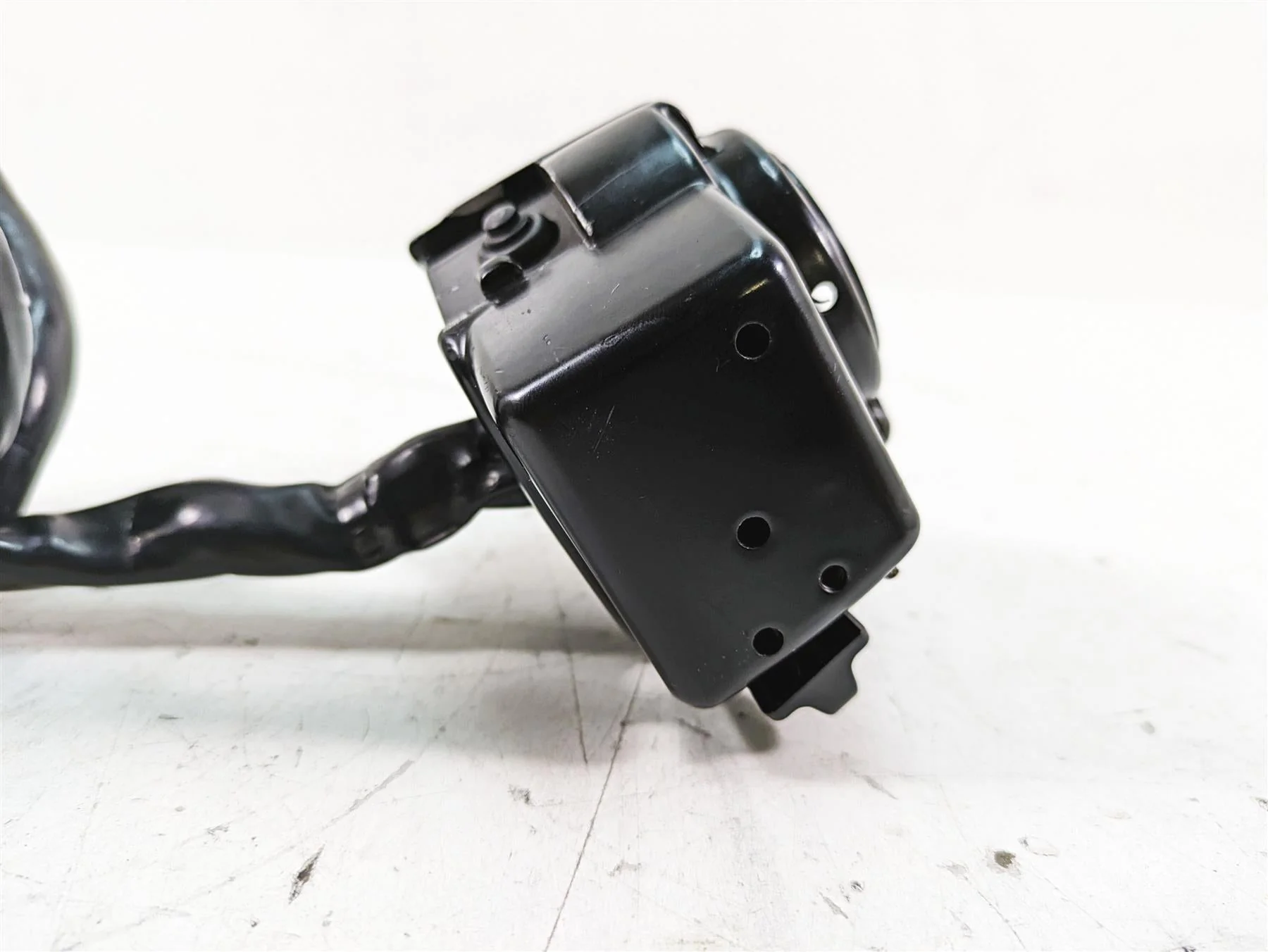 2008 Harley FLHTCU Electra Glide Left Hand Control Switch - Read 71682-06A - Image 9