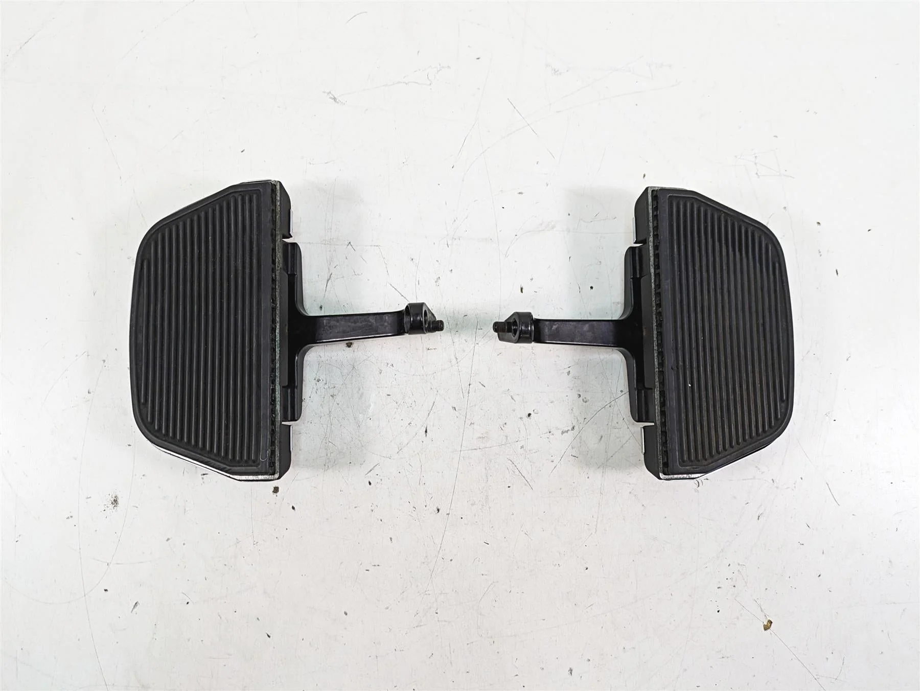 2008 Harley FLHTCU Electra Glide Left Right Passenger Floor Board Set 52719-93B - Image 5