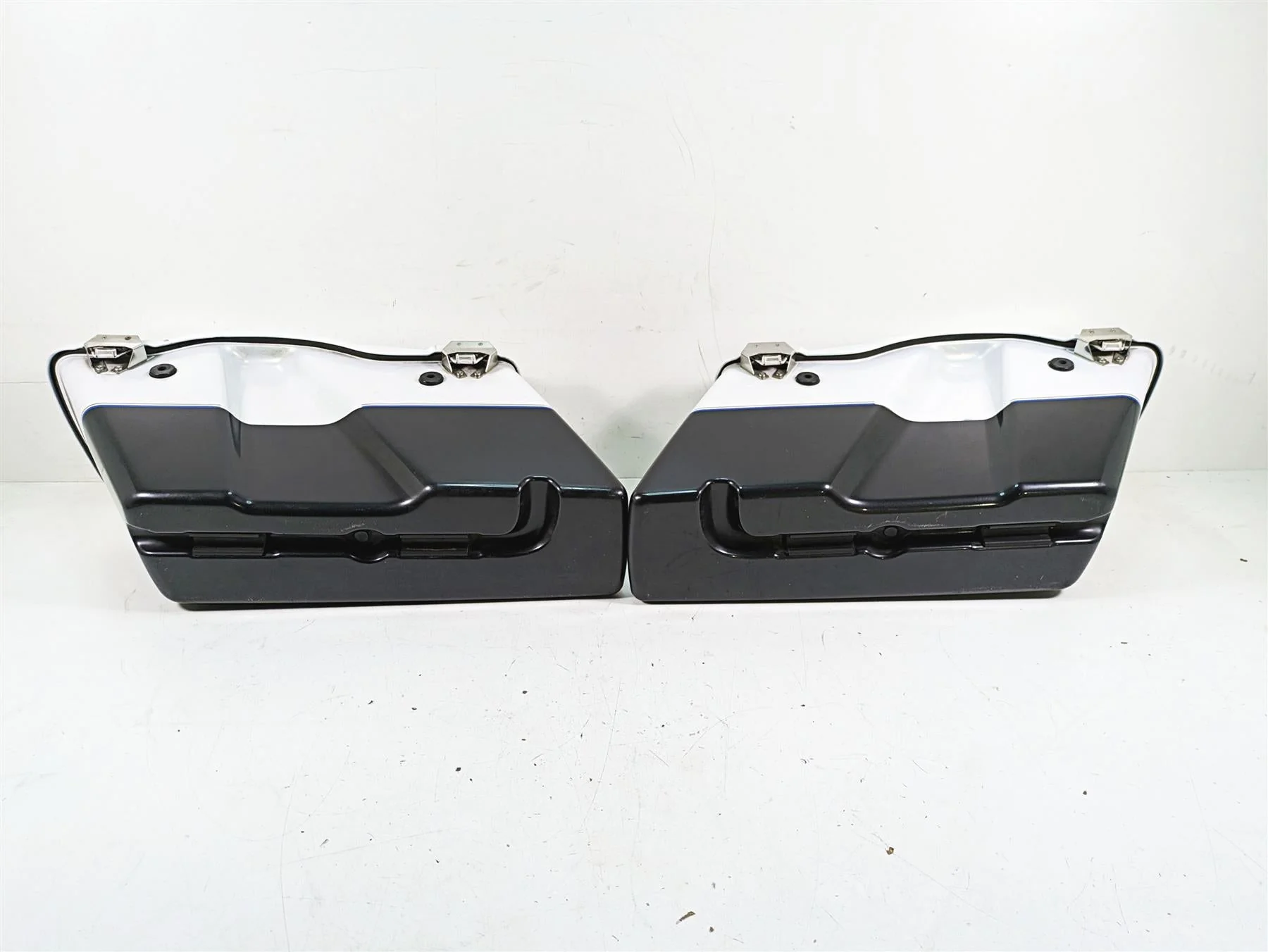 2008 Harley FLHTCU Electra Glide Left Right Saddlebag Saddle Bag Set 90752-93 - Image 10