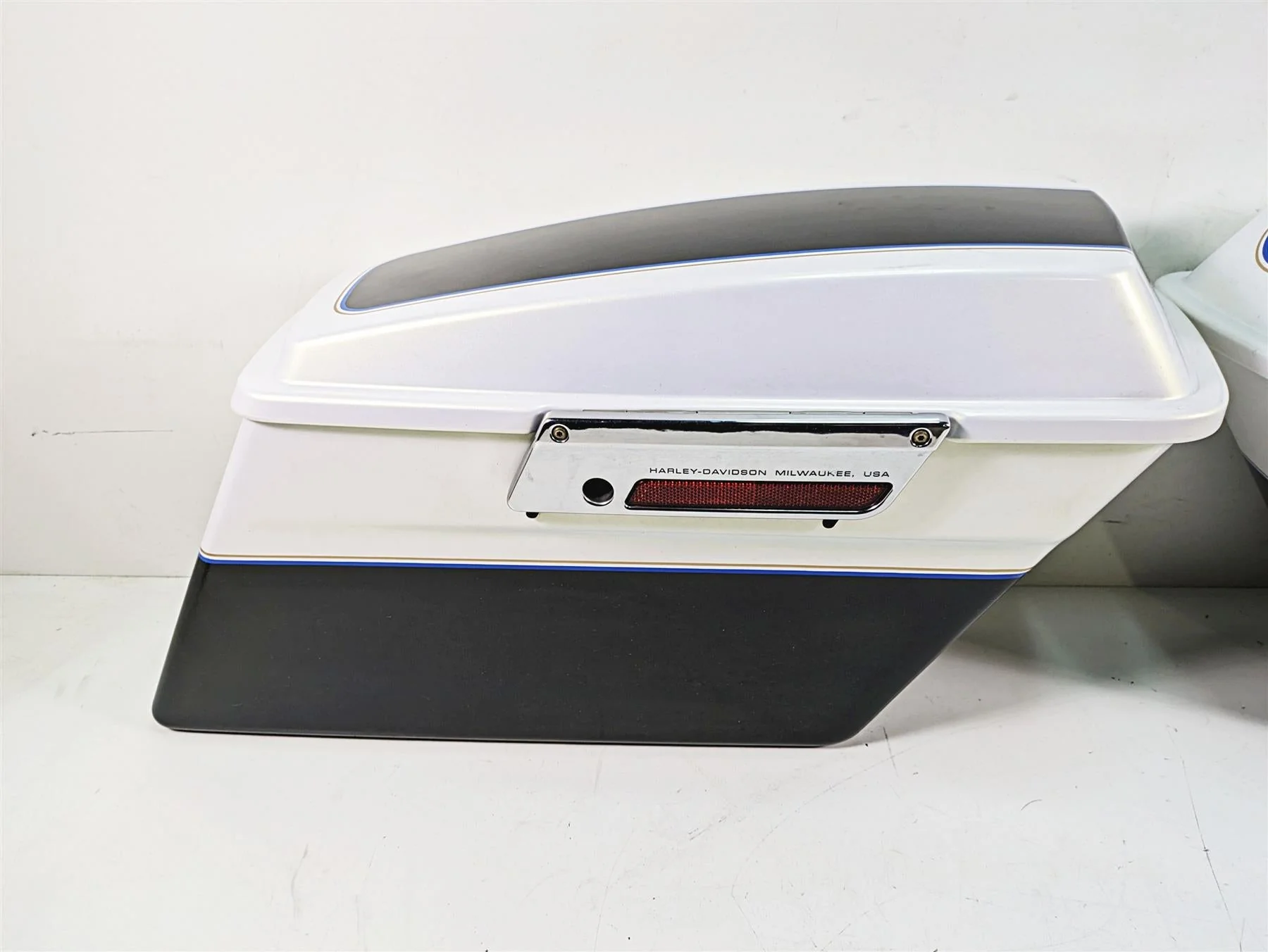 2008 Harley FLHTCU Electra Glide Left Right Saddlebag Saddle Bag Set 90752-93 - Image 3