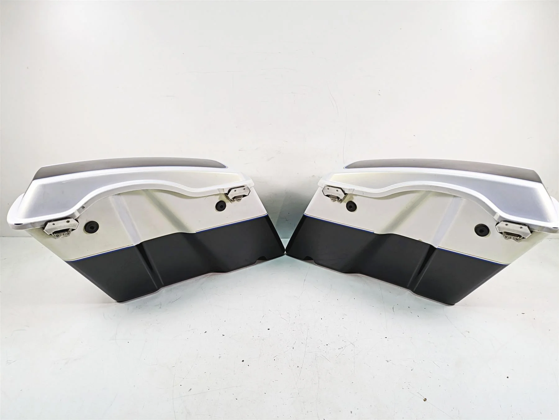 2008 Harley FLHTCU Electra Glide Left Right Saddlebag Saddle Bag Set 90752-93 - Image 5