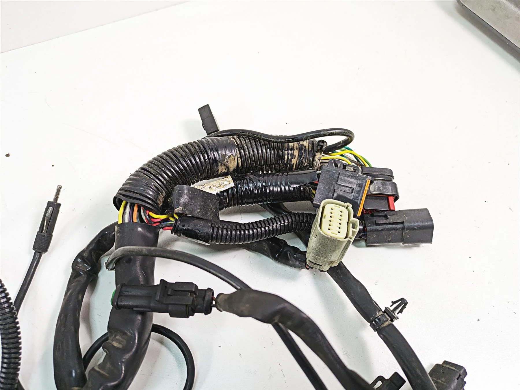 2008 Harley FLHTCU Electra Glide Main Wiring Harness Loom Abs - No Cuts 70121-08 - Image 3