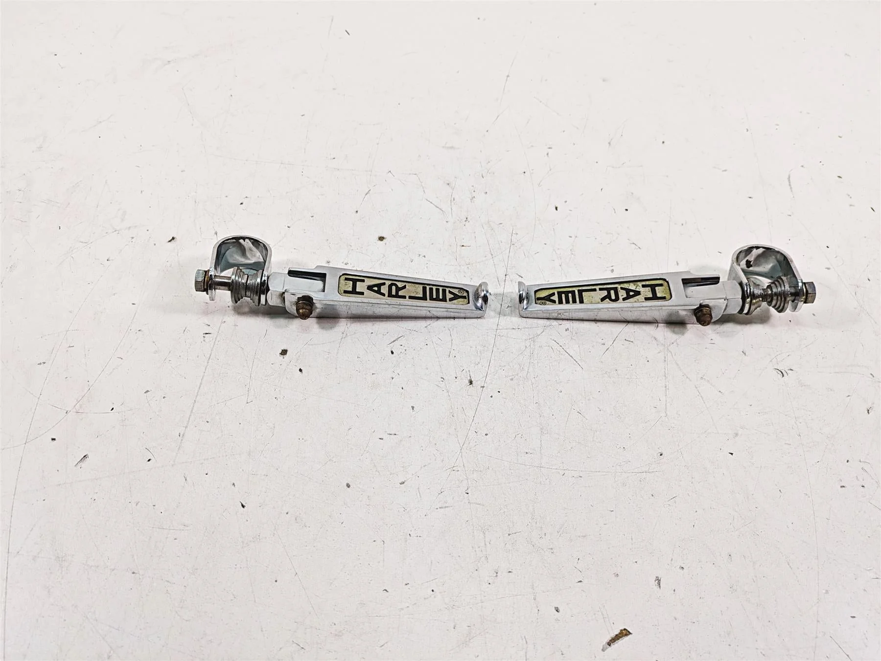 2008 Harley FLHTCU Electra Glide Old-School Highway Pegs Footpeg Ret 49102-86T - Image 5