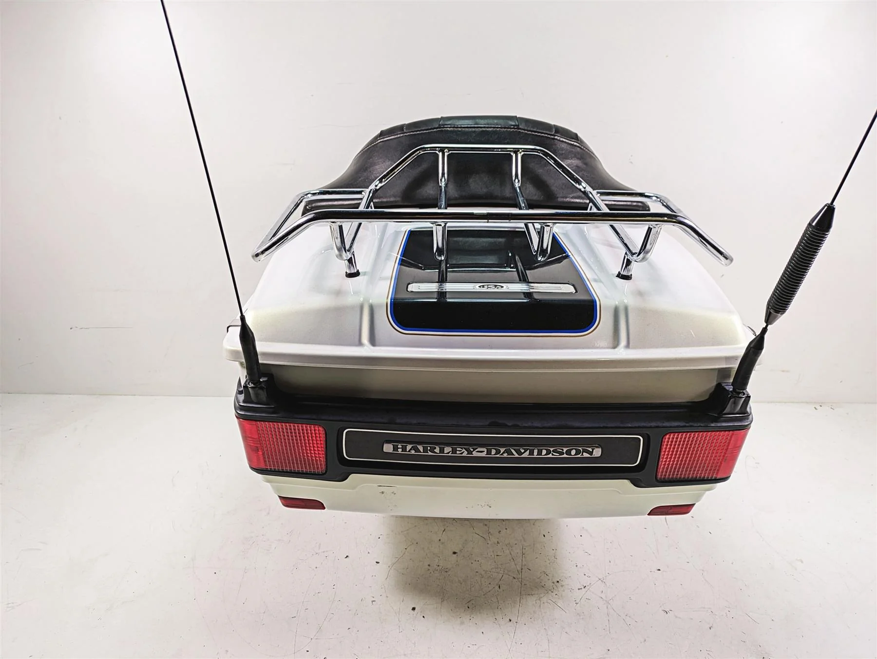 2008 Harley FLHTCU Electra Glide Rear Trunk Tour Pak Speaker Set - Read 53217-08 - Image 3