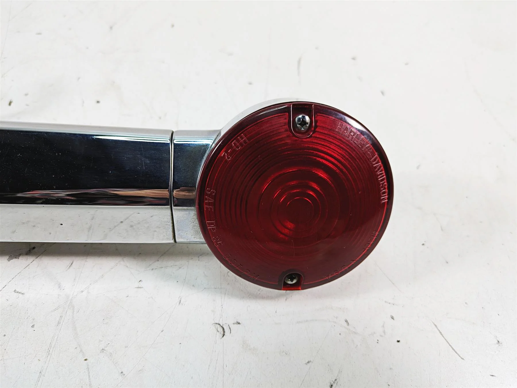 2008 Harley FLHTCU Electra Glide Rear Turn Signal Blinker Bar 68510-74C - Image 6