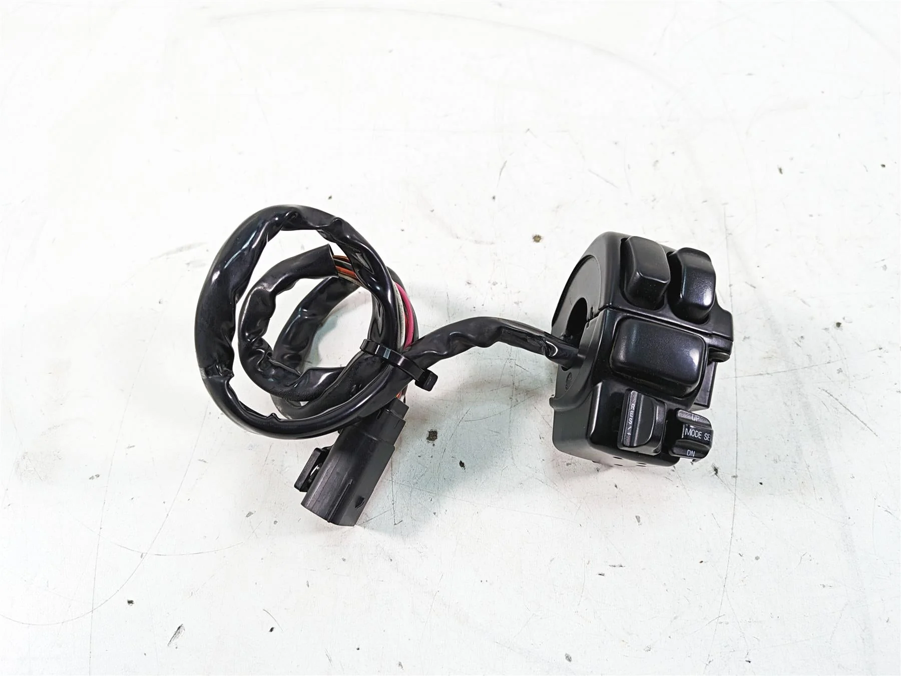 2008 Harley FLHTCU Electra Glide Right Hand Cruise Control Switch 71684-06A