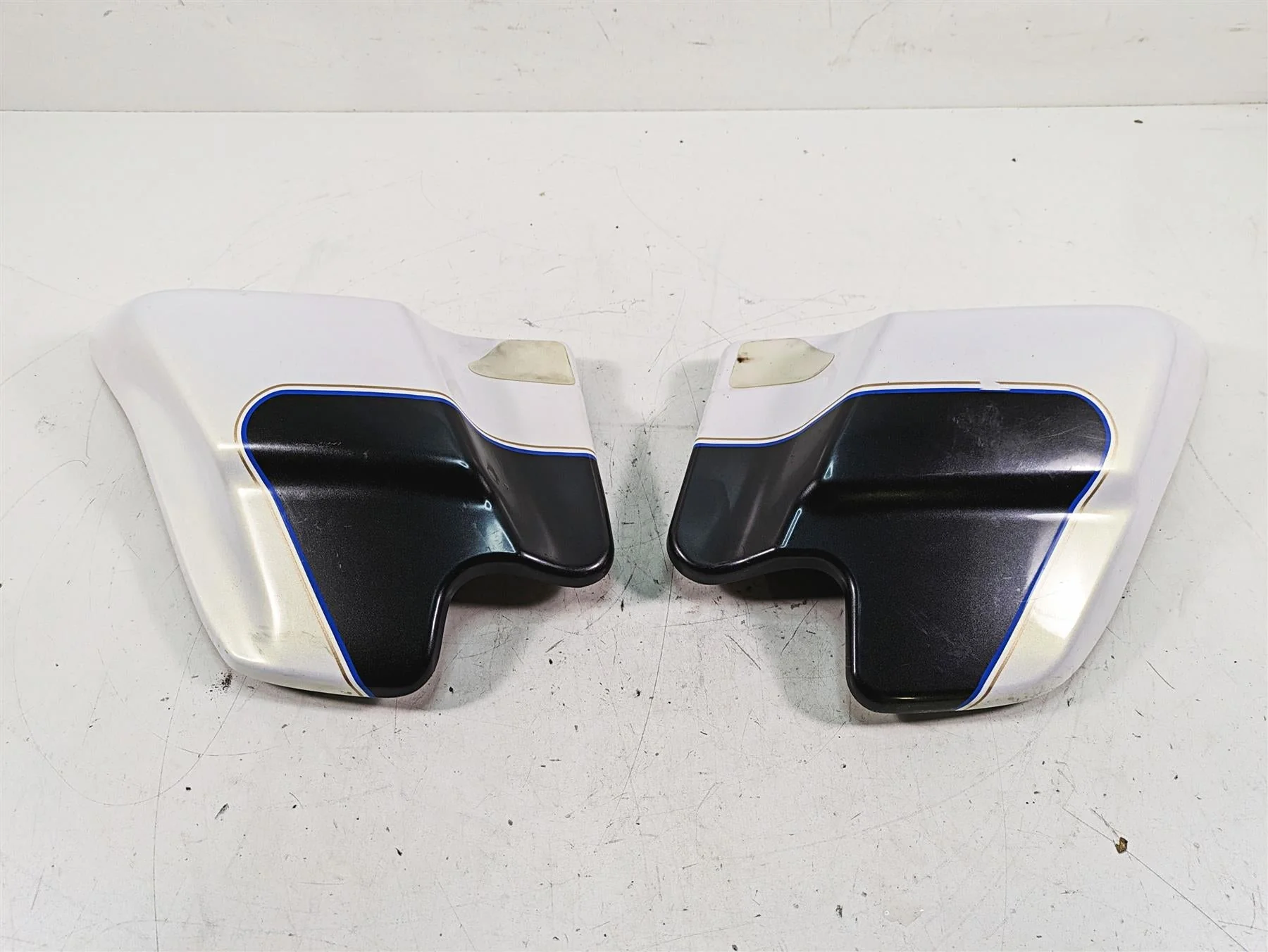 2008 Harley FLHTCU Electra Glide Side Cover Fairing Set 66250-97 66048-97