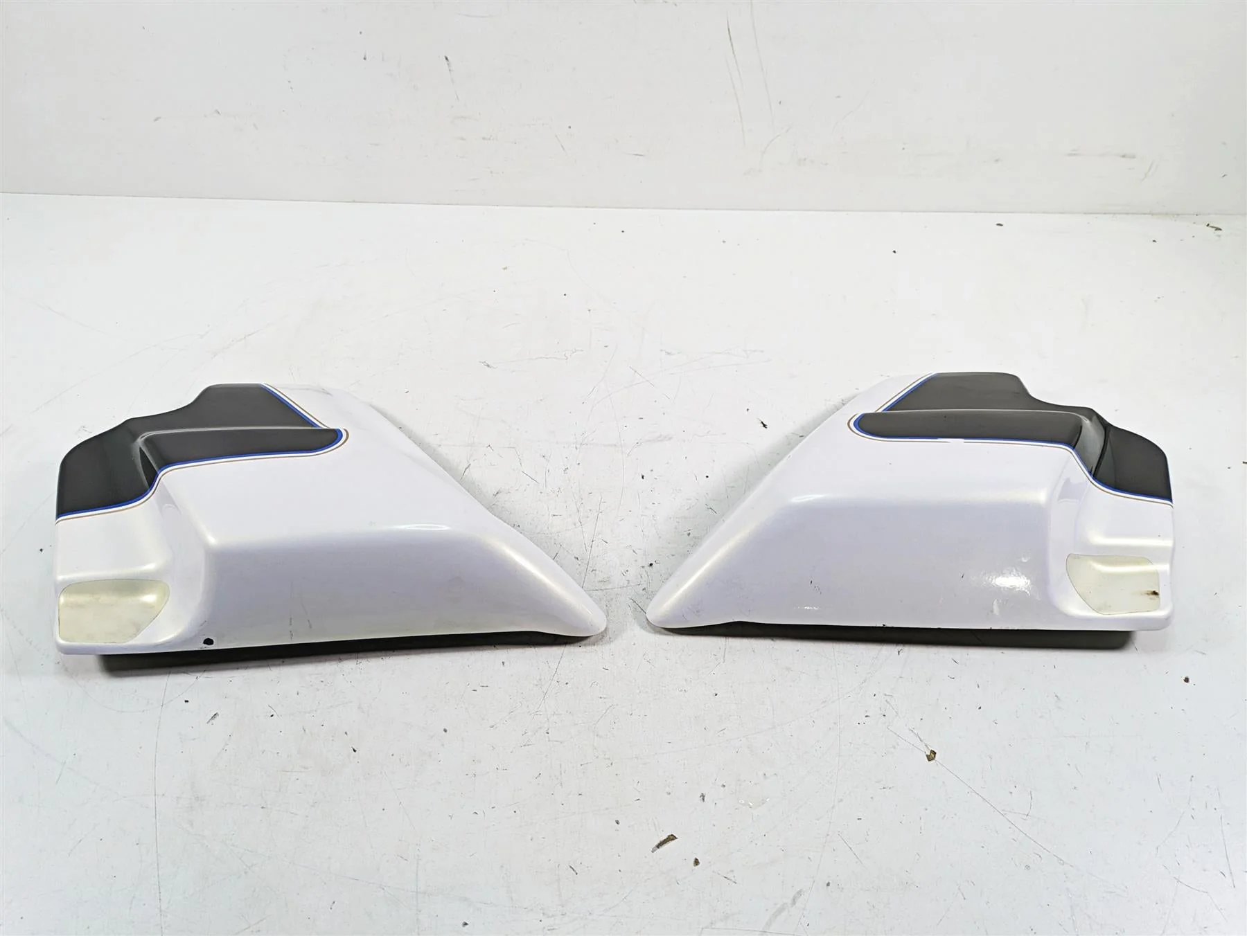 2008 Harley FLHTCU Electra Glide Side Cover Fairing Set 66250-97 66048-97 - Image 3