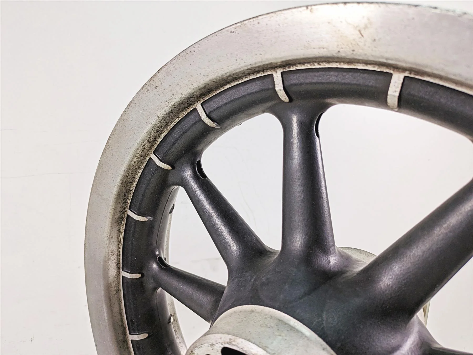 2008 Harley FLHTCU Electra Glide Straight 16x3 Front Wheel Rim 41085-08 - Image 10