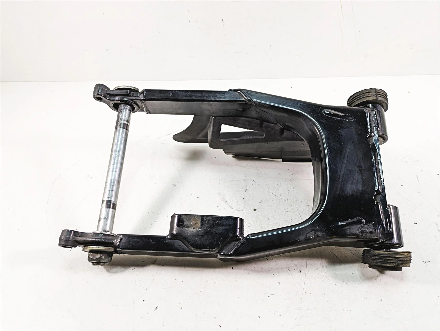 2008 Harley FLHTCU Electra Glide Straight Rear Swingarm Swing Arm 47549-02A - Image 3
