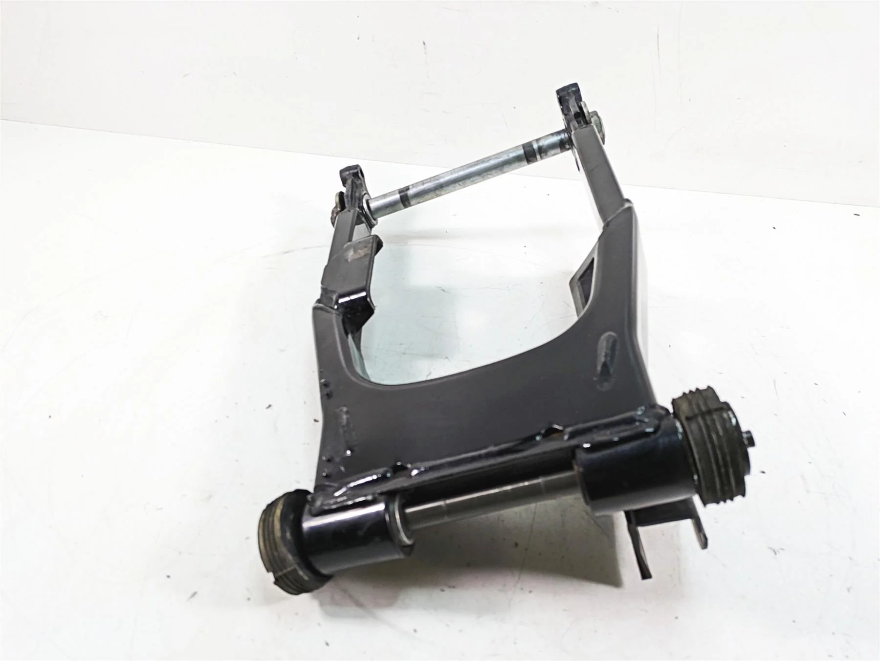 2008 Harley FLHTCU Electra Glide Straight Rear Swingarm Swing Arm 47549-02A - Image 4