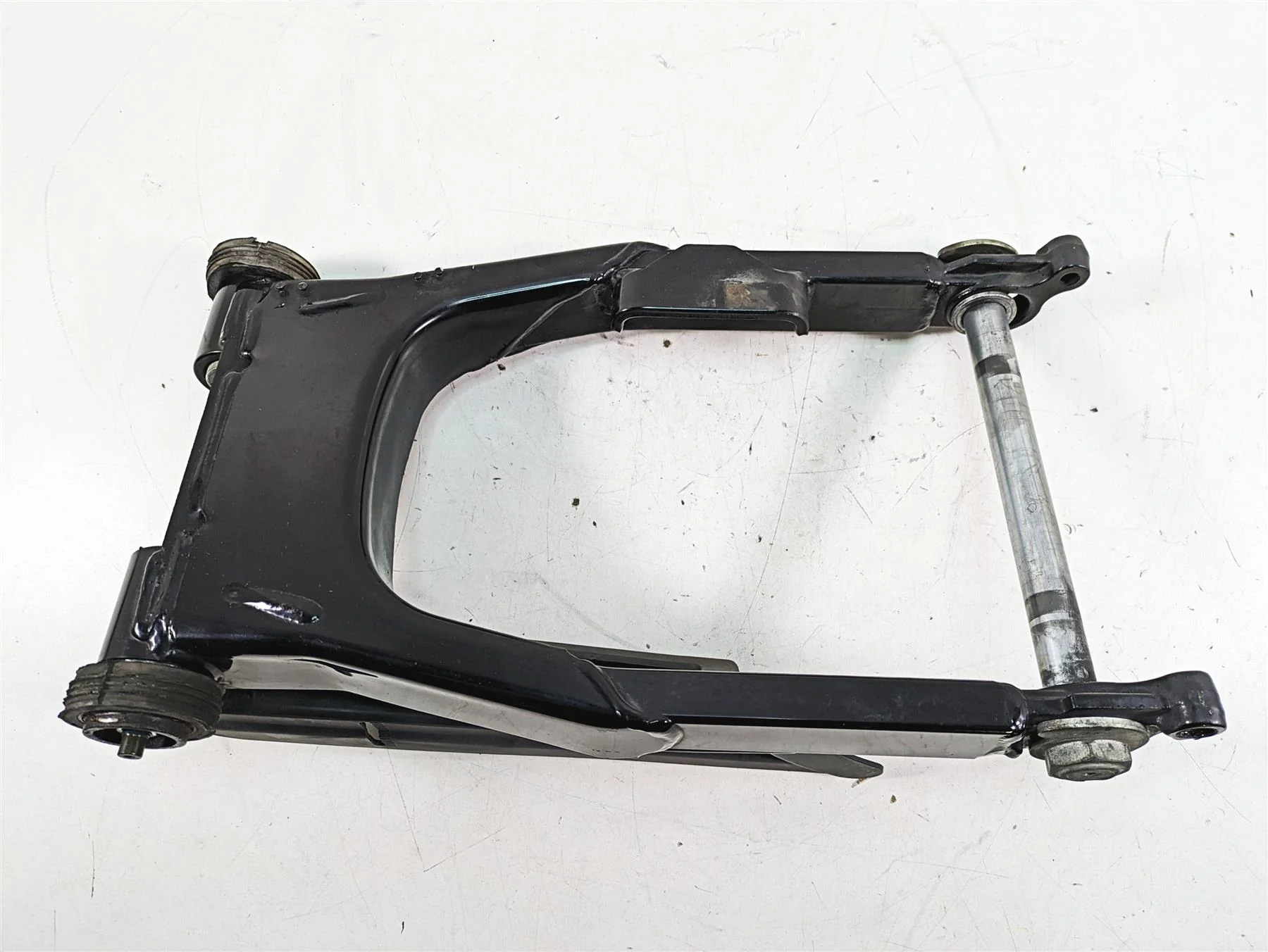 2008 Harley FLHTCU Electra Glide Straight Rear Swingarm Swing Arm 47549-02A - Image 5