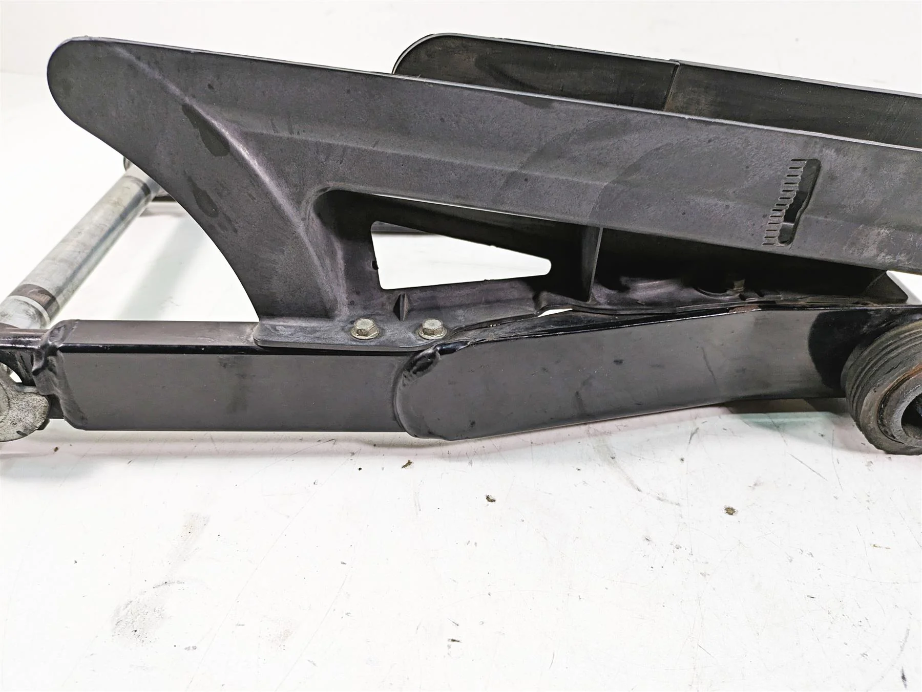 2008 Harley FLHTCU Electra Glide Straight Rear Swingarm Swing Arm 47549-02A - Image 9