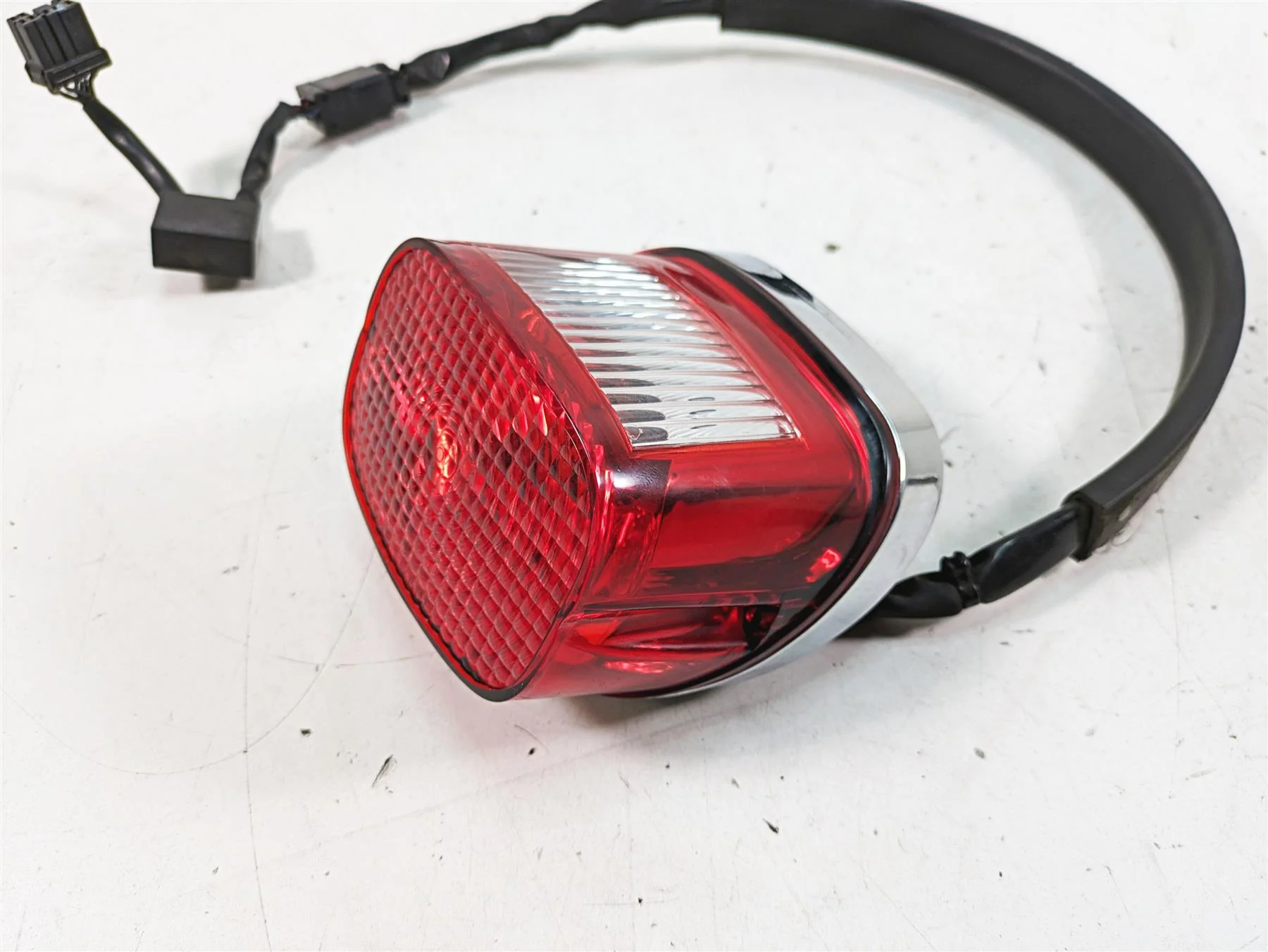 2008 Harley FLHTCU Electra Glide Taillight Tail Light & Wiring -Read 68140-04 - Image 12