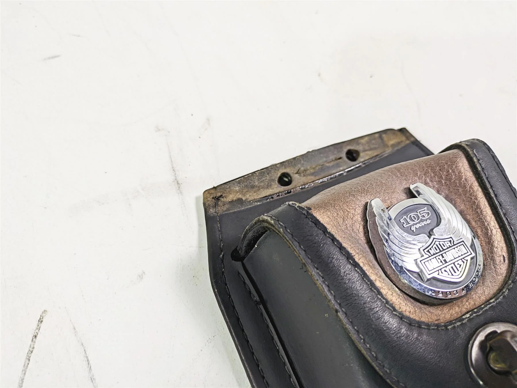 2008 Harley FLSTC 105TH Softail Heritage Fuel Gas Tank Center Bag 91135-09 - Image 10