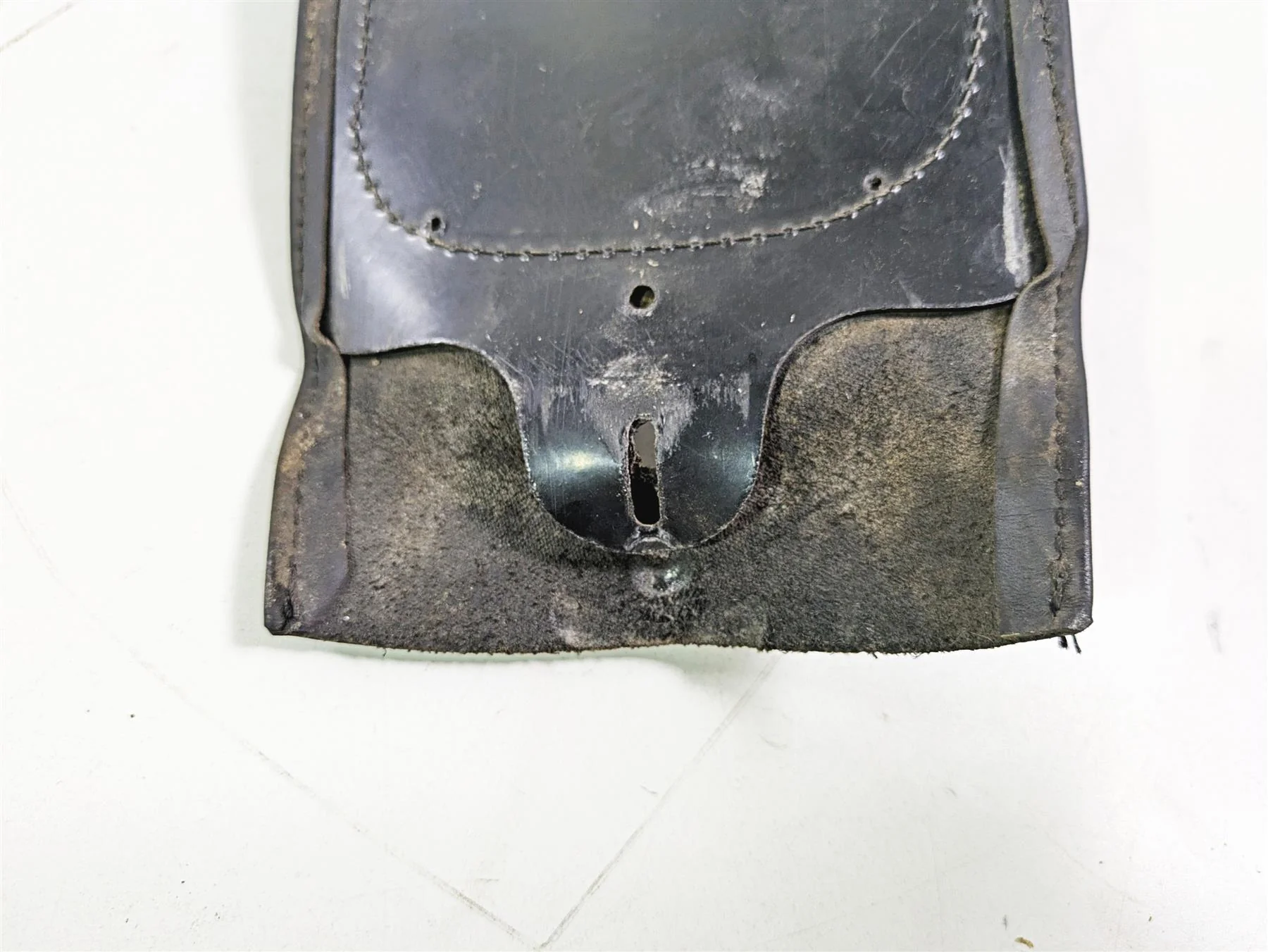 2008 Harley FLSTC 105TH Softail Heritage Fuel Gas Tank Center Bag 91135-09 - Image 11