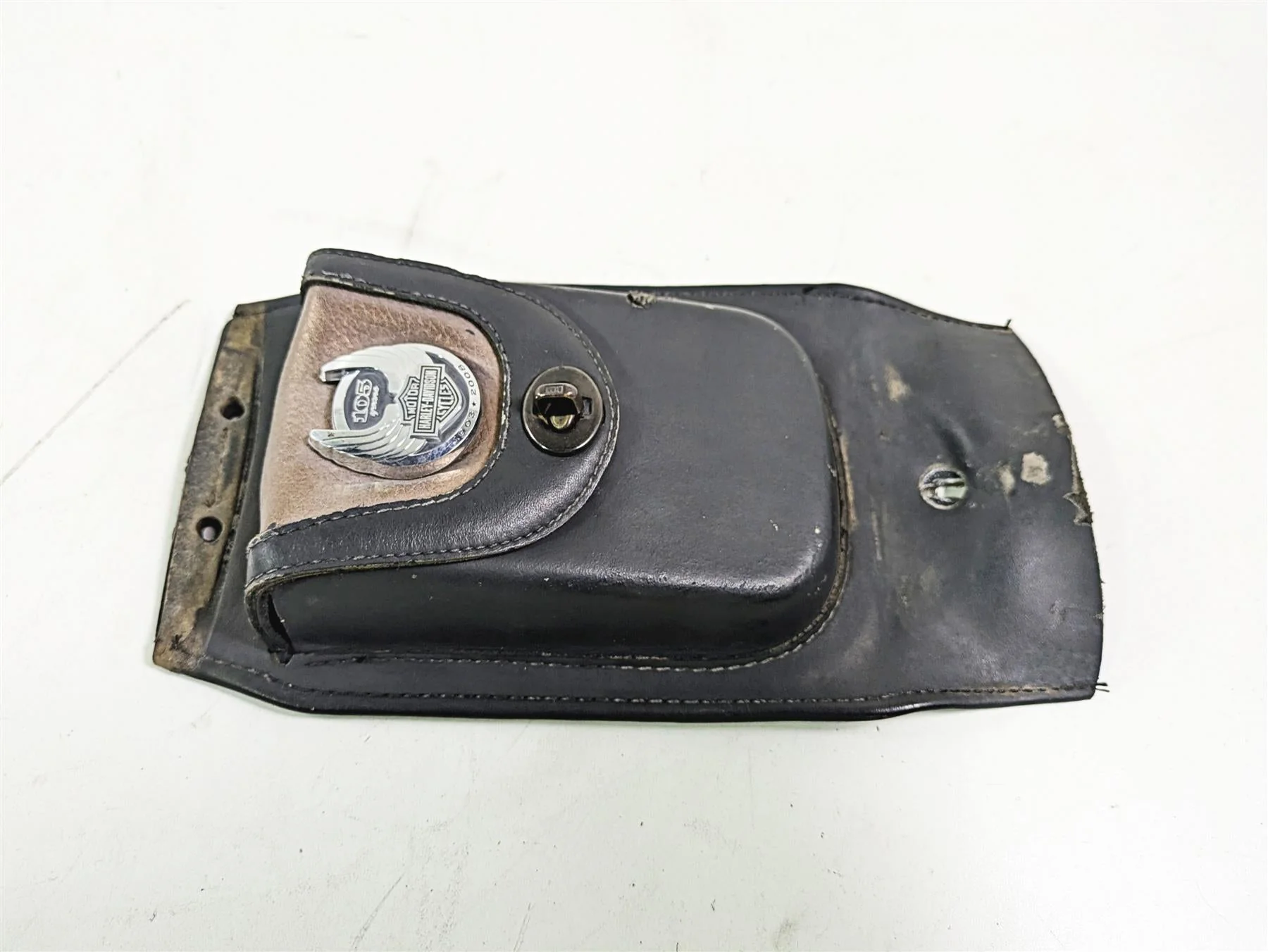 2008 Harley FLSTC 105TH Softail Heritage Fuel Gas Tank Center Bag 91135-09 - Image 4