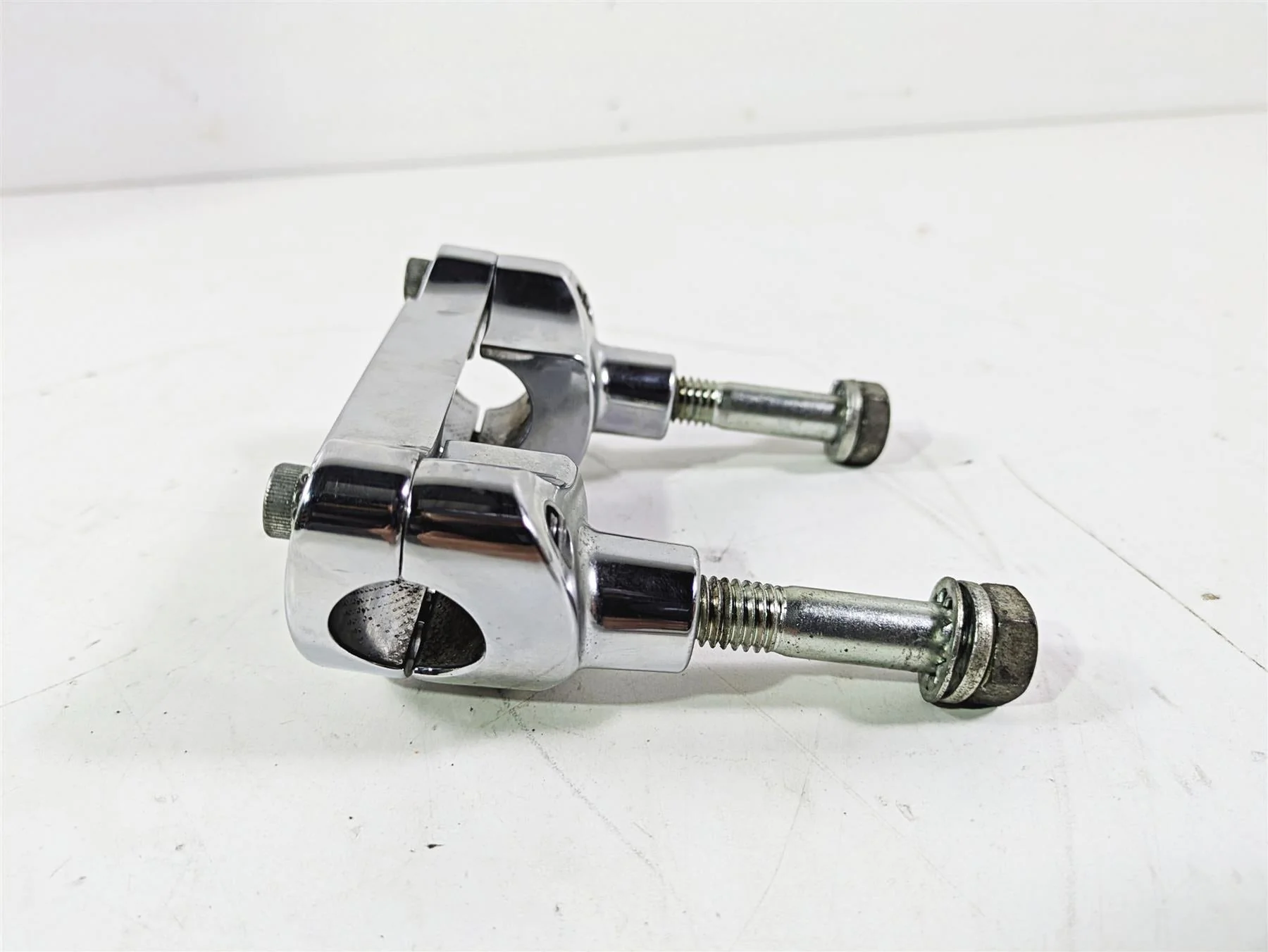 2008 Harley FLSTC 105TH Softail Heritage Handlebar Riser Holder Set 56567-86B - Image 2