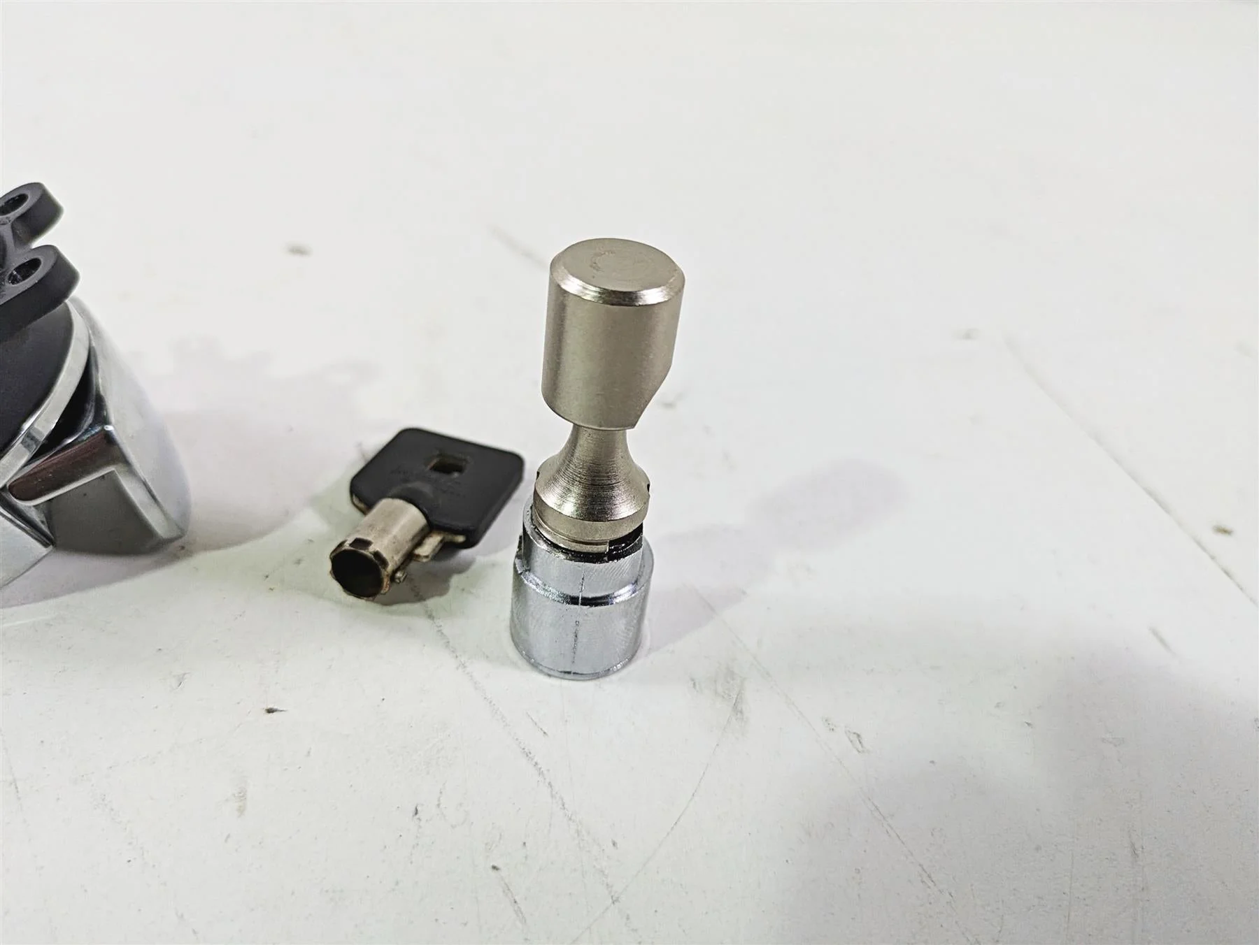 2008 Harley FLSTC 105TH Softail Heritage Ignition Switch Key Lock Set 71450-04 - Image 12