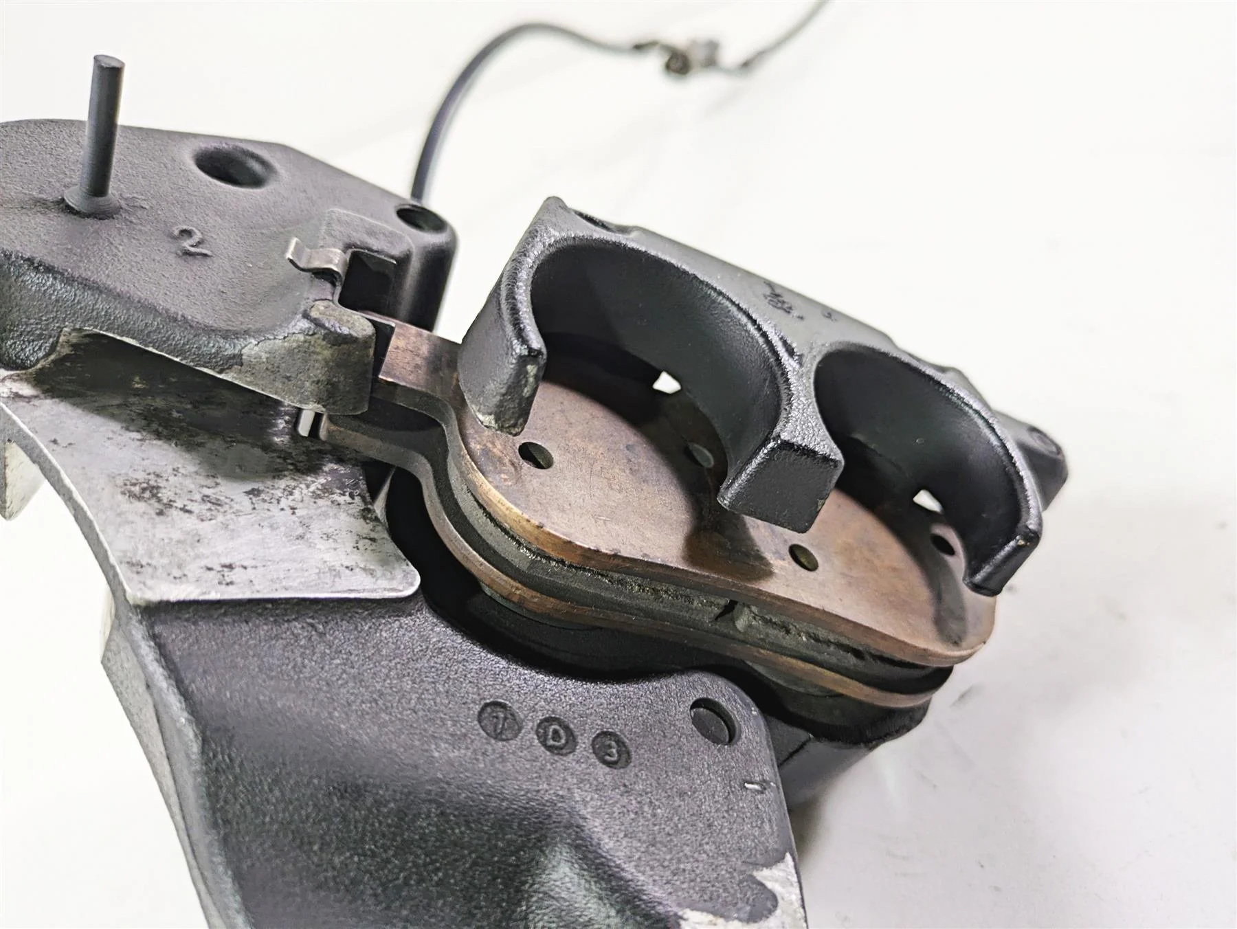 2008 Harley FLSTC 105TH Softail Heritage Rear Brake Caliper + Mount 40908-08 - Image 9