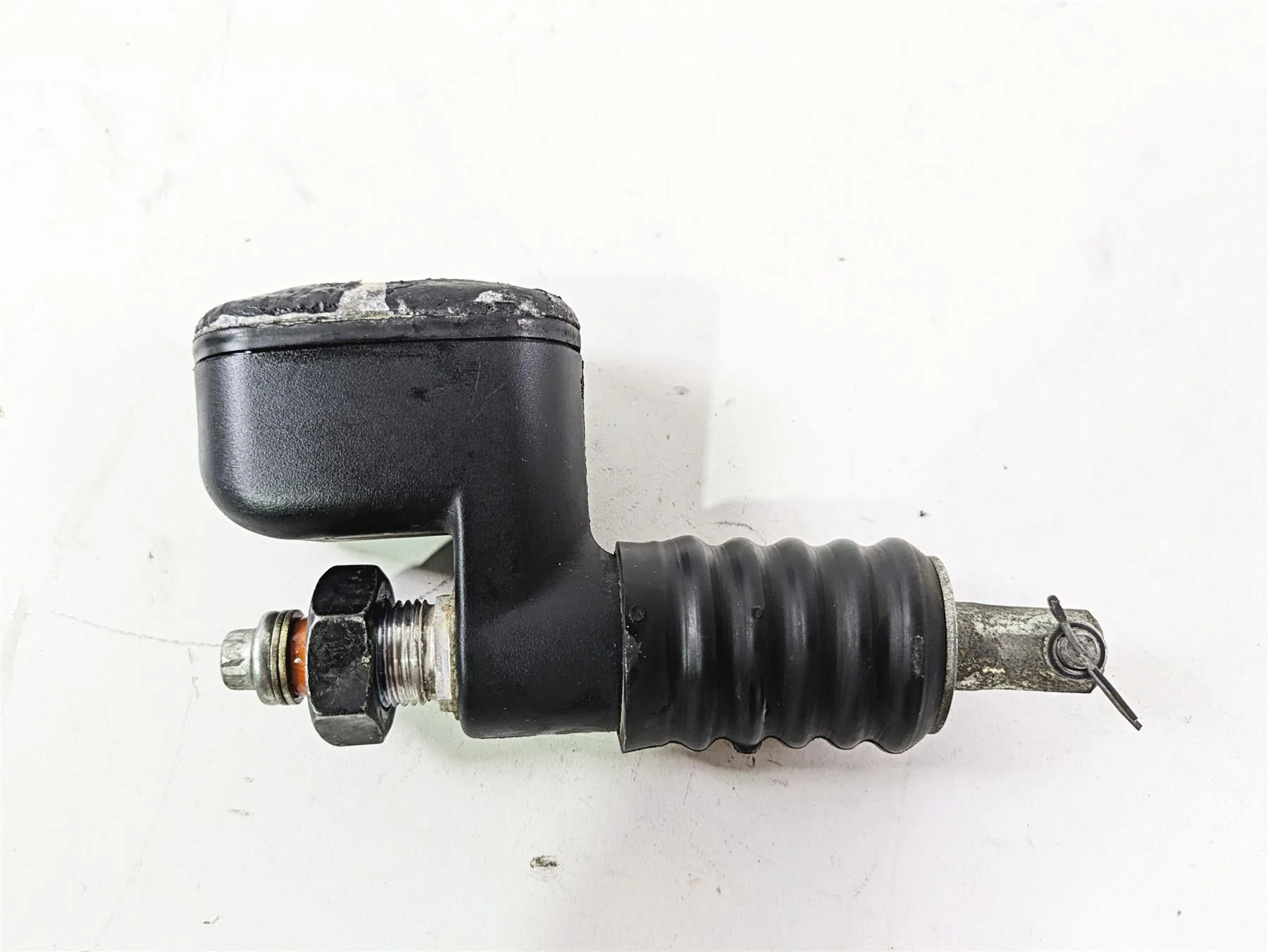 2008 Harley FLSTC 105TH Softail Heritage Rear Brake Master Cylinder 41767-05E - Image 9