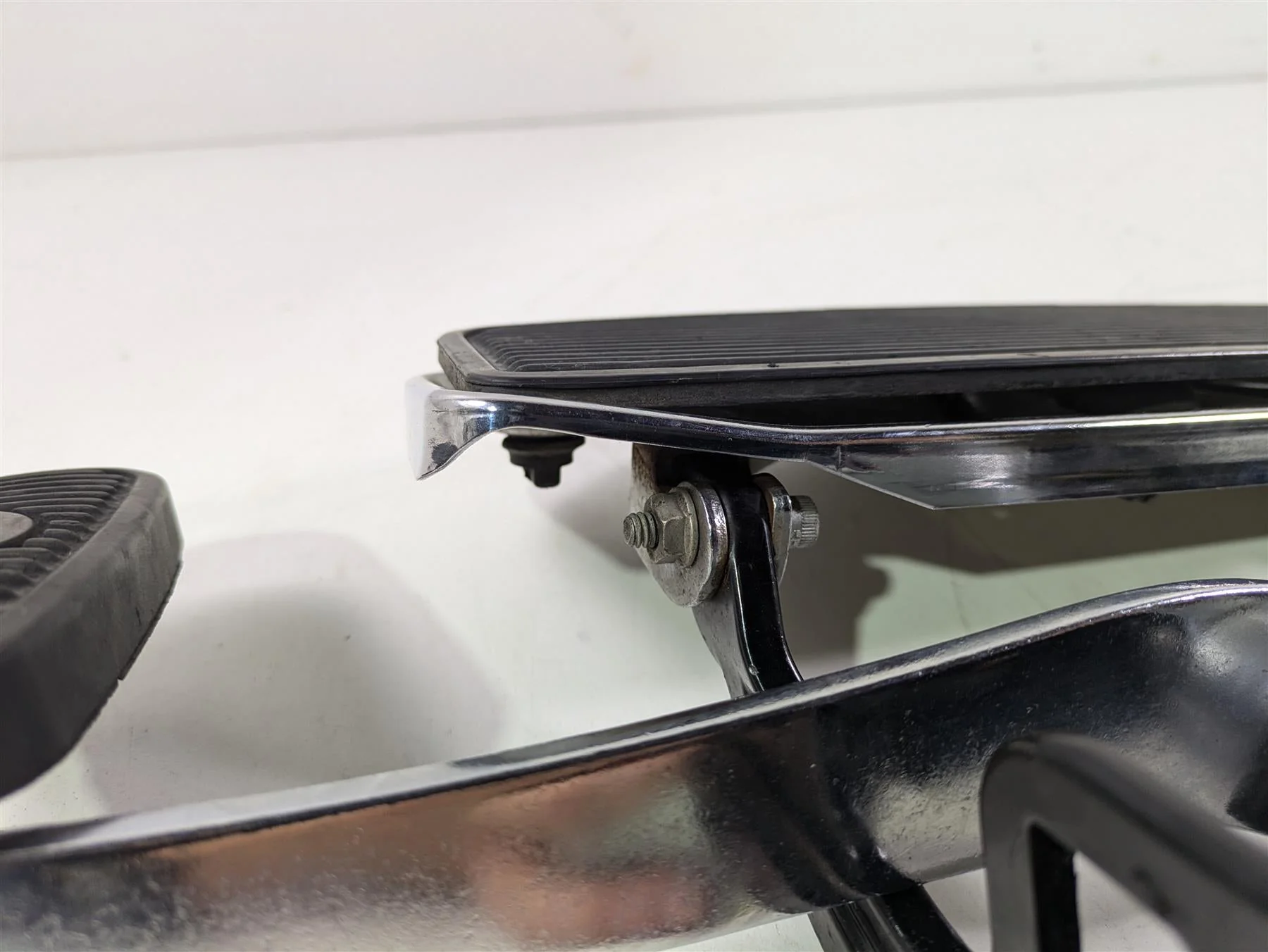 2008 Harley FLSTC 105TH Softail Heritage Right Front Floor Board 50600026 - Image 11