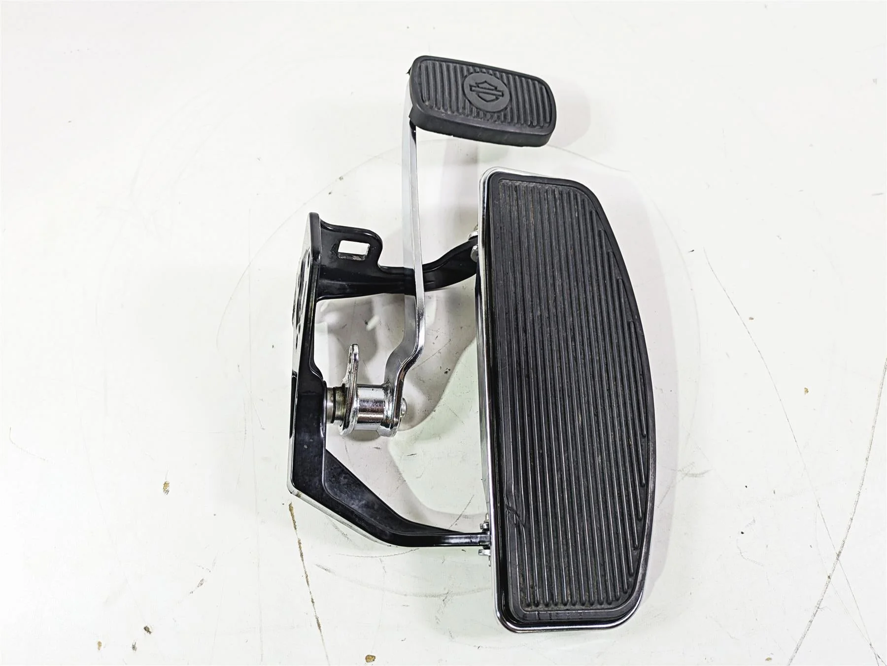 2008 Harley FLSTC 105TH Softail Heritage Right Front Floor Board 50600026 - Image 3