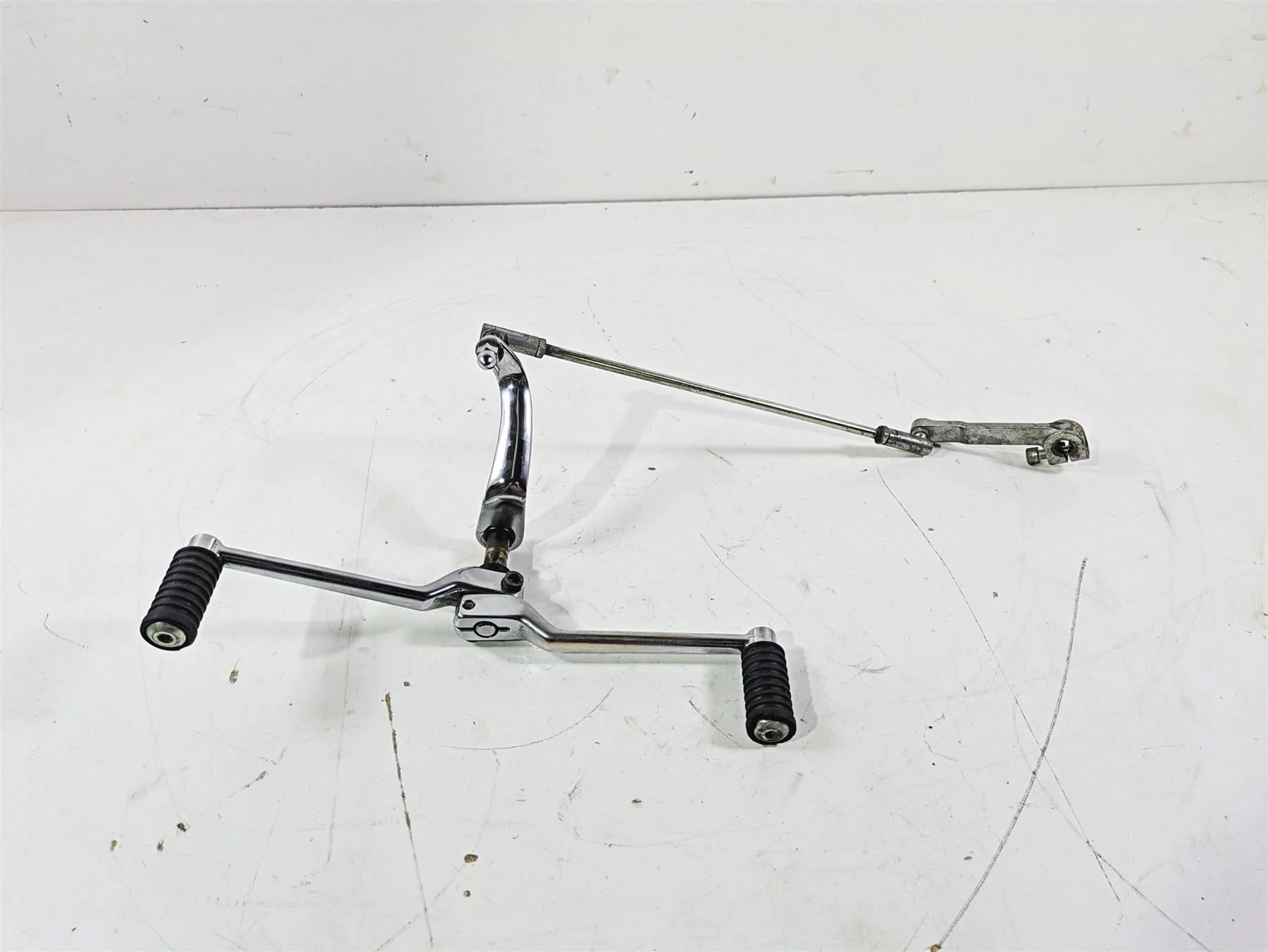 2008 Harley FLSTC 105TH Softail Heritage Shifter Shift Lever + Links 33895-82E