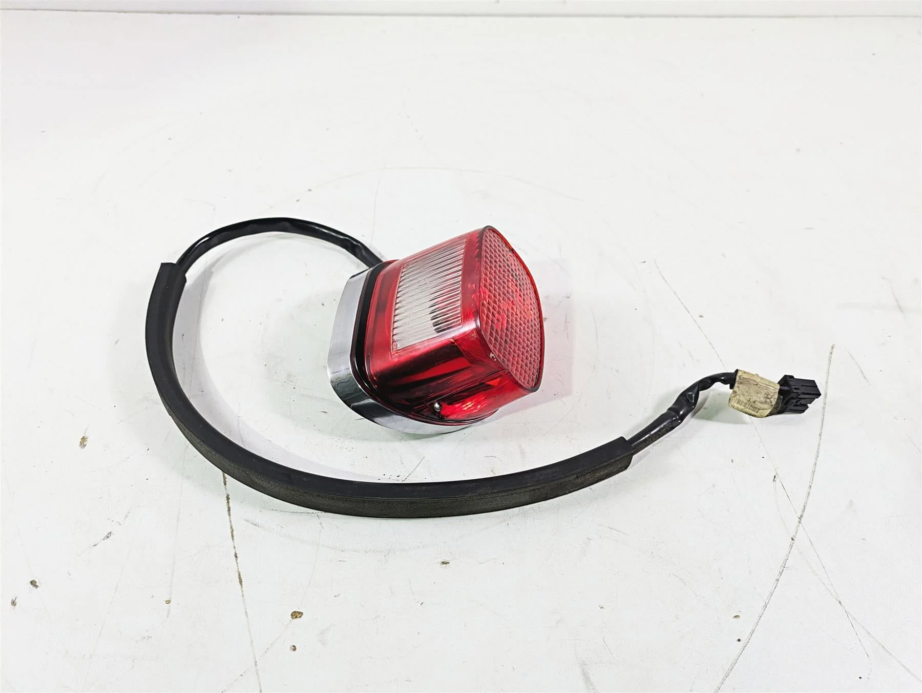 2008 Harley FLSTC 105TH Softail Heritage Tail Light Lamp Taillight 68140-04 - Image 4