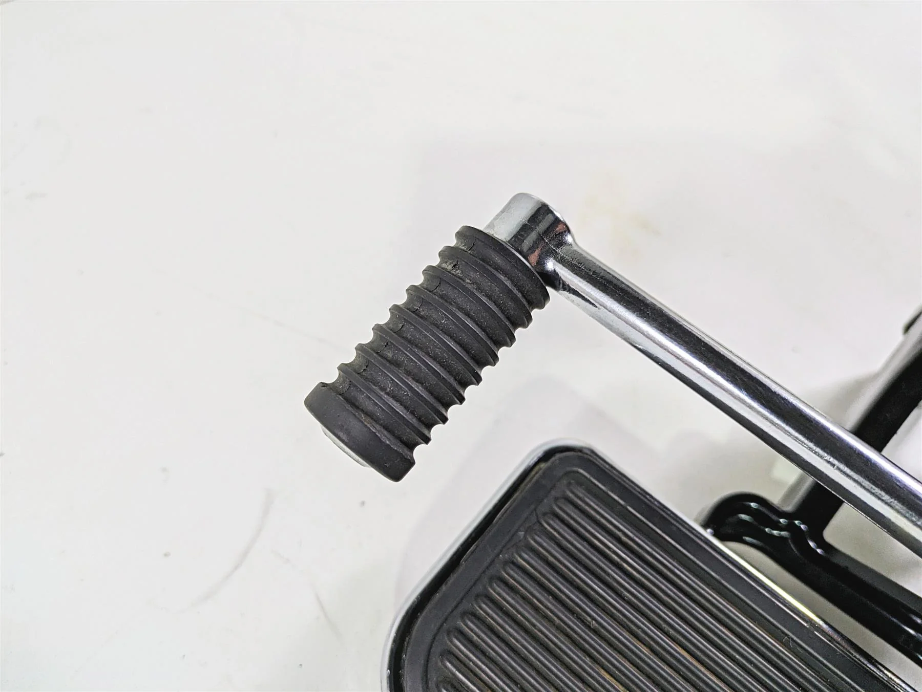 2008 Harley FLSTC Softail Heritage Front Left Floor Board + Shifter Set 33630-07 - Image 6
