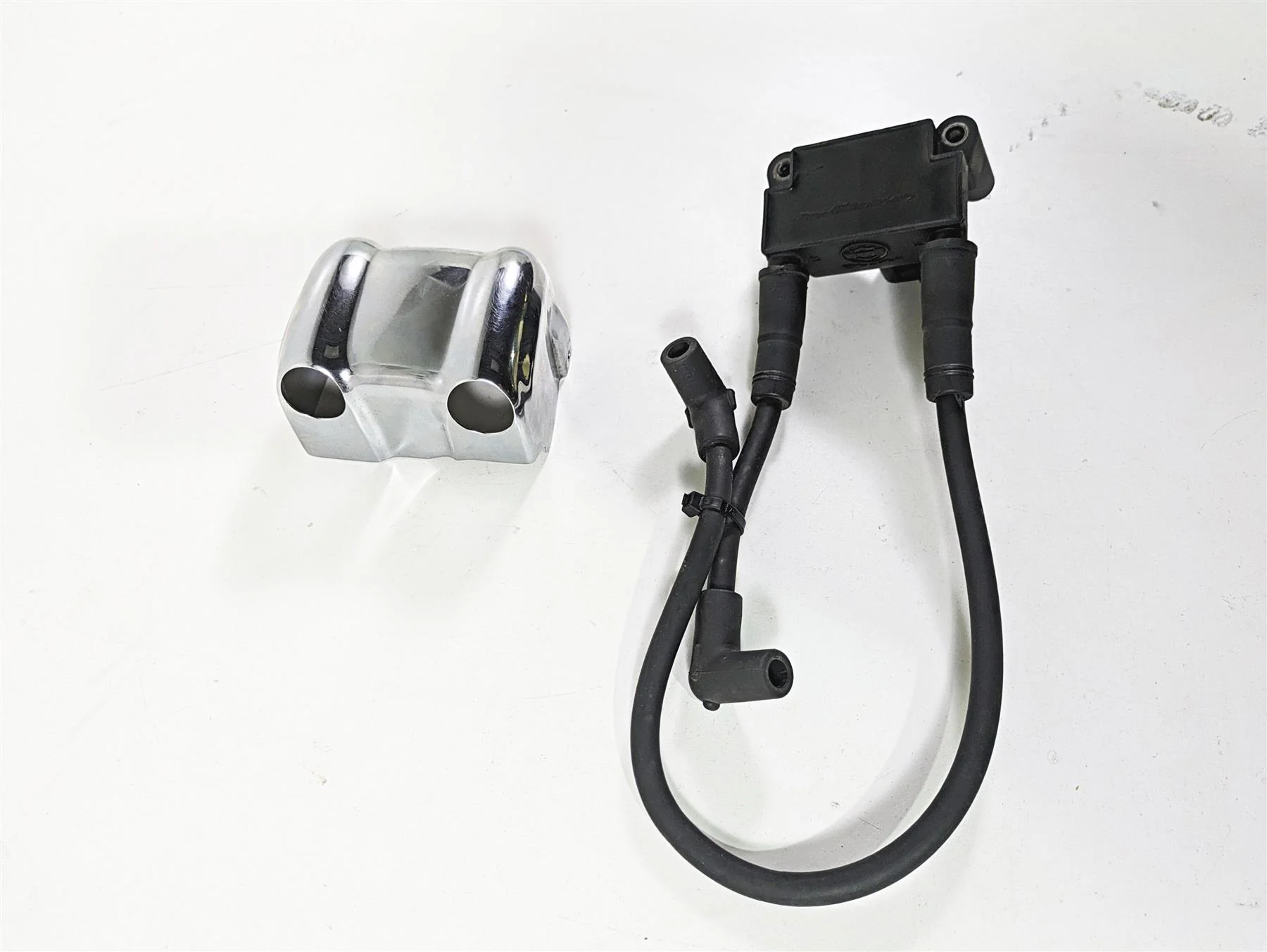 2008 Harley FLSTC Softail Heritage Ignition Coil + Screamin Eagle Wires 31696-07 - Image 2