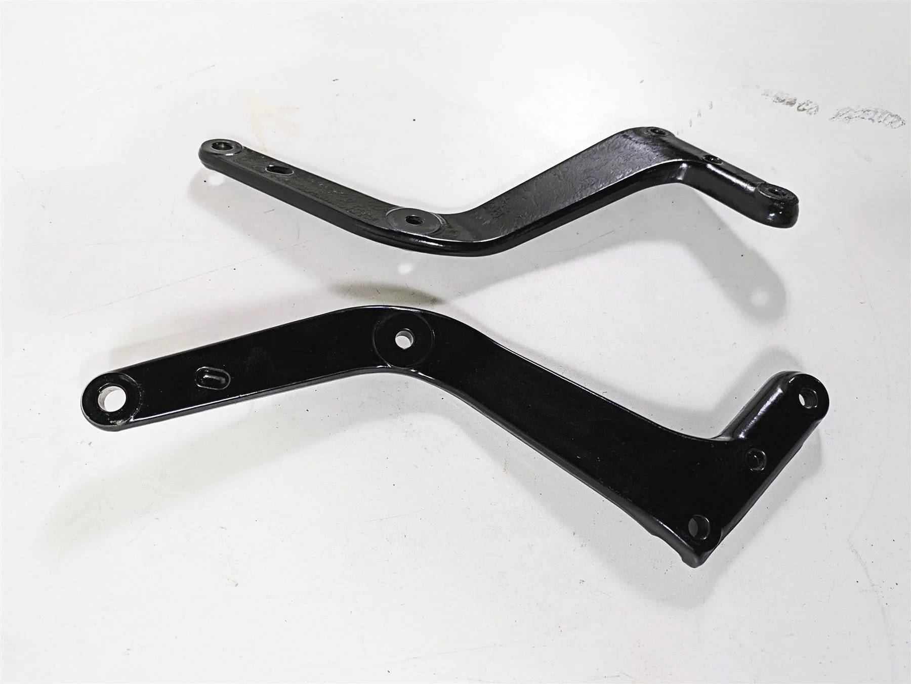 2008 Harley FLSTC Softail Heritage Rear Black Fender Mount Struts 47808-08 - Image 2