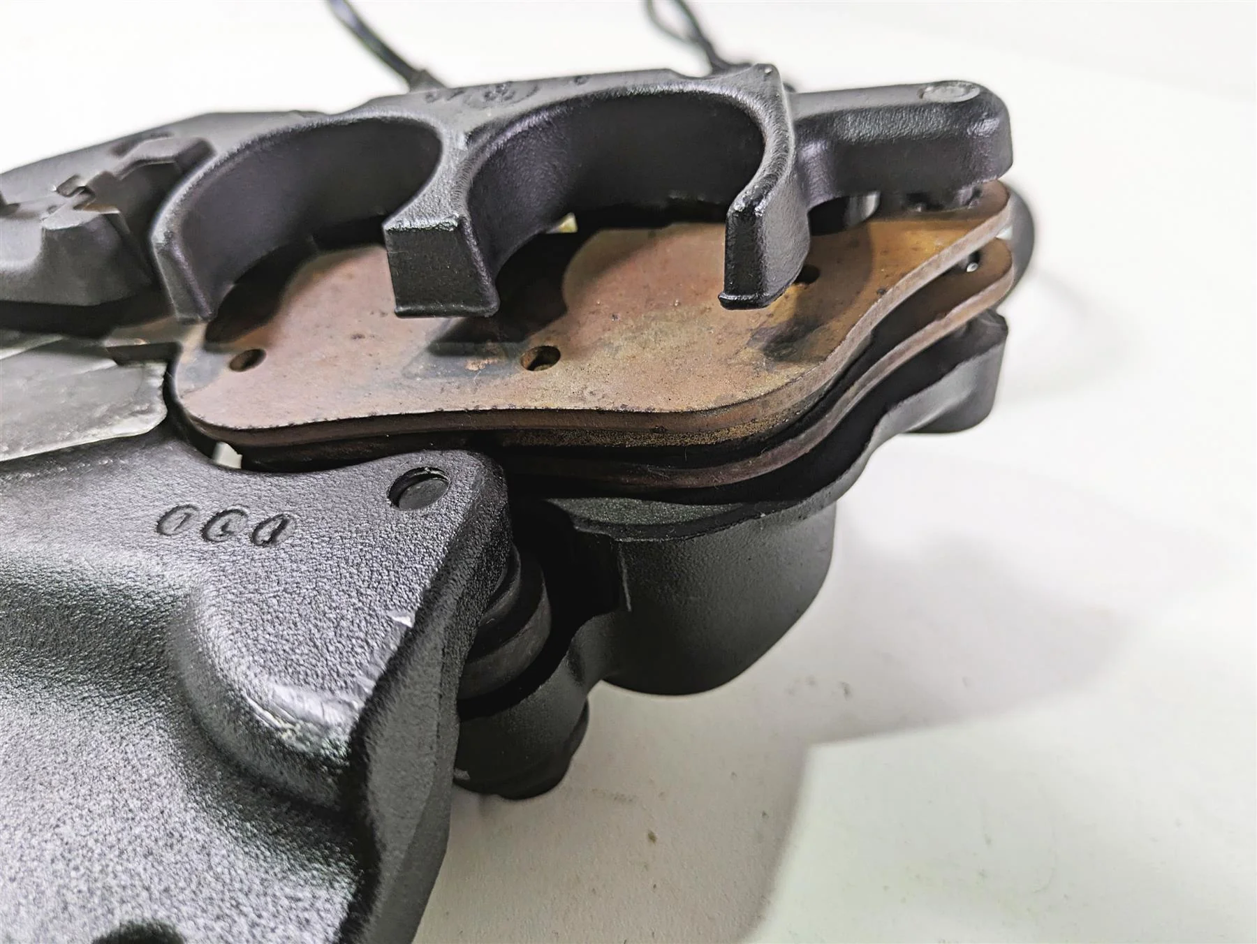 2008 Harley FLSTC Softail Heritage Rear Brake Caliper + Bracket & Line 40908-08 - Image 12