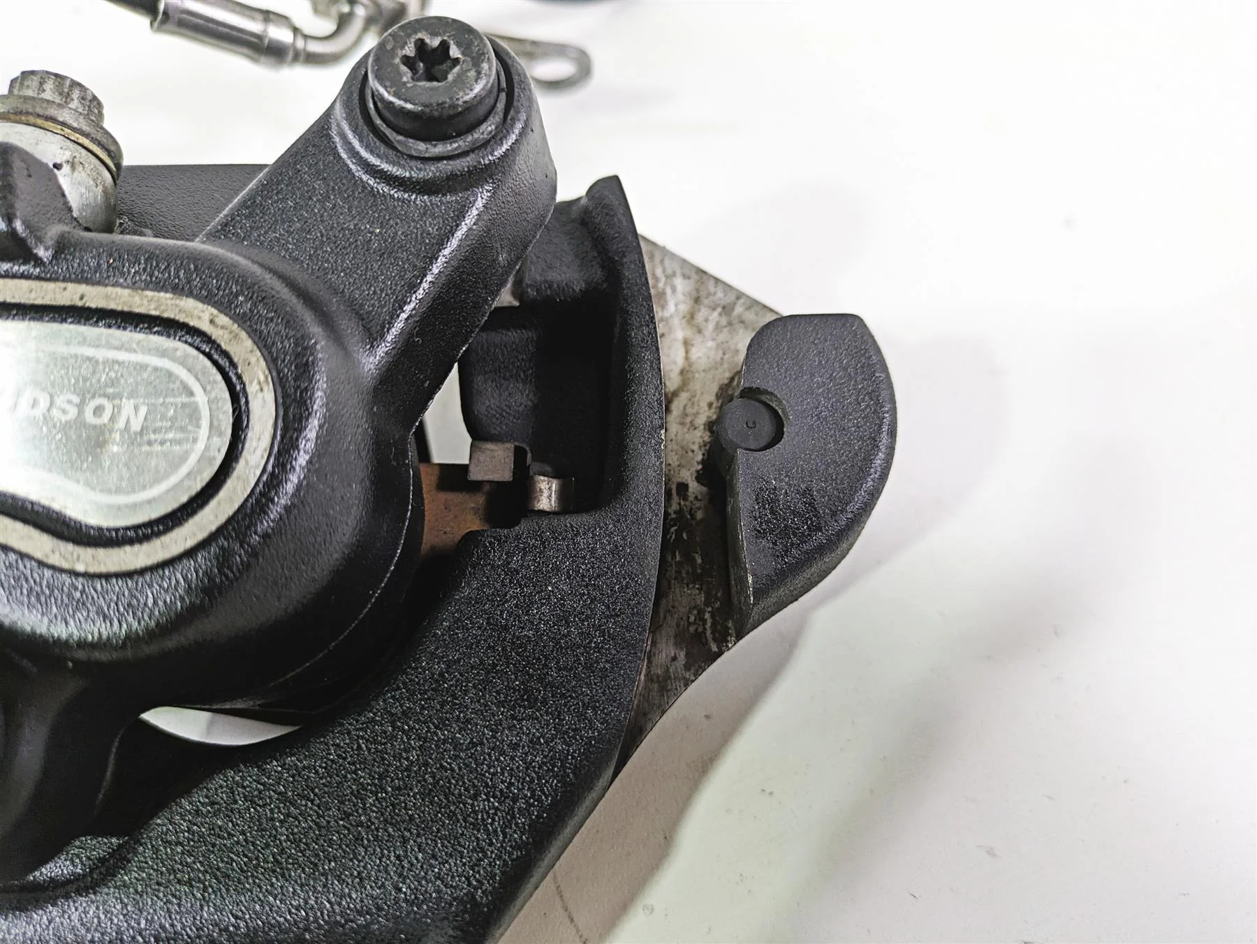 2008 Harley FLSTC Softail Heritage Rear Brake Caliper + Bracket & Line 40908-08 - Image 9