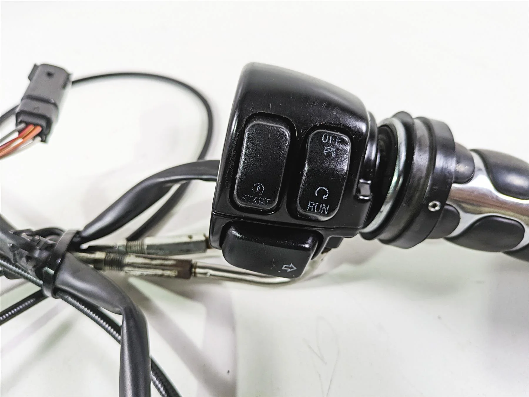 2008 Harley FLSTC Softail Heritage Right Control Switch + Throttle Set 71684-06 - Image 4