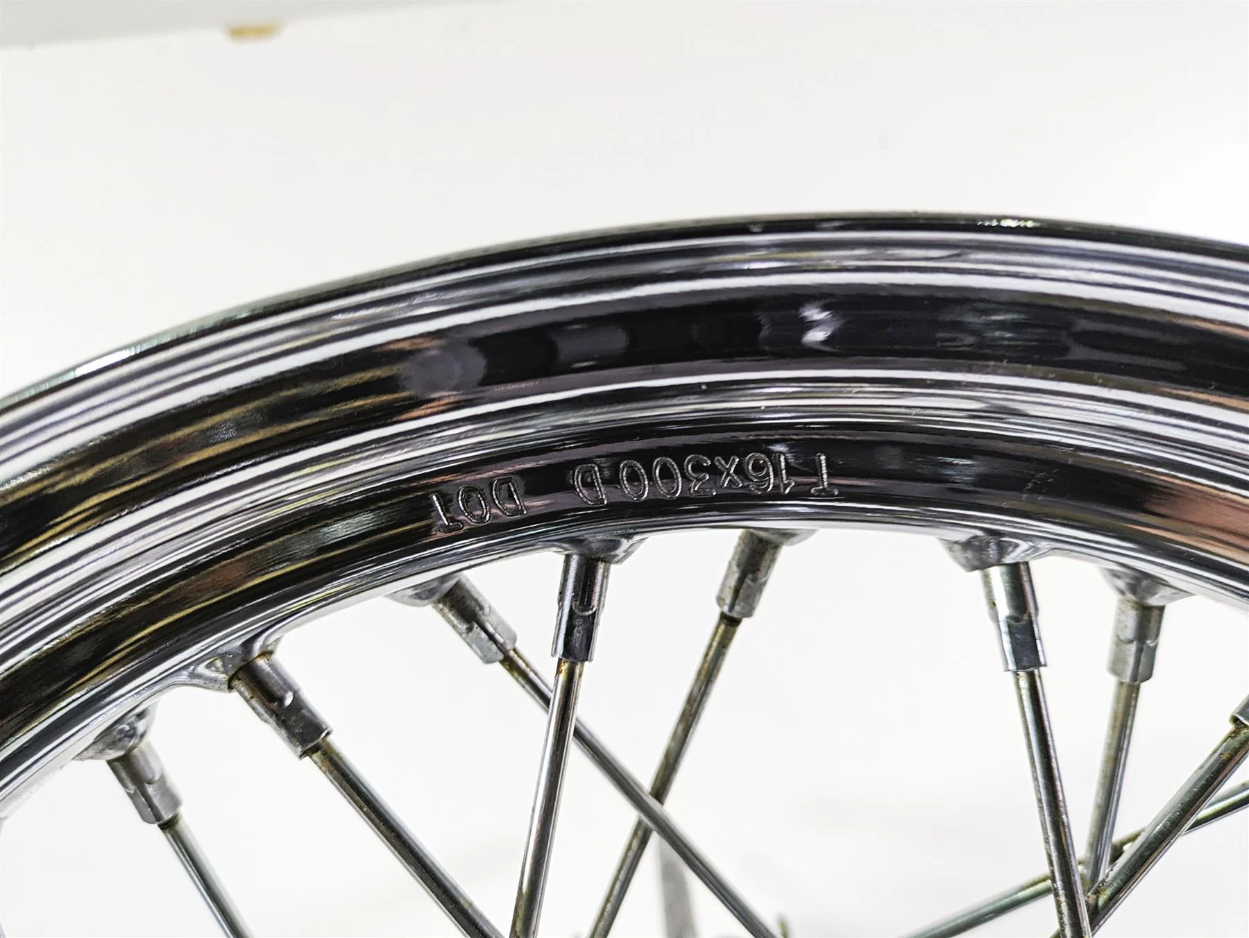 2008 Harley FLSTC Softail Heritage Straight 16x3 Front Spoke Wheel Rim 41508-08 - Image 4