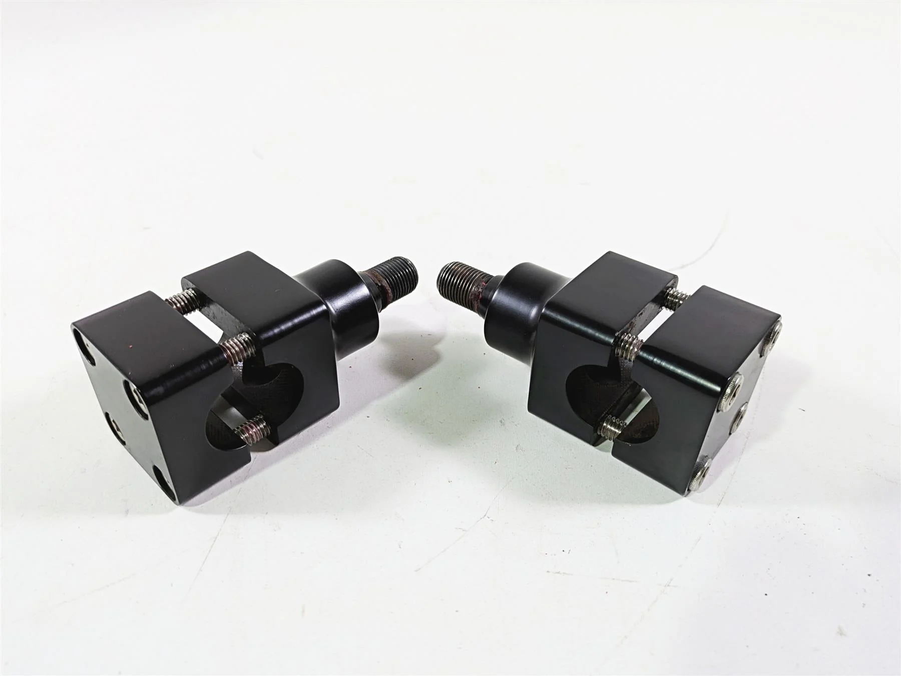 2008 Harley FLSTSB Cross Bones Aftermarket 2" Square Riser Set - Image 8