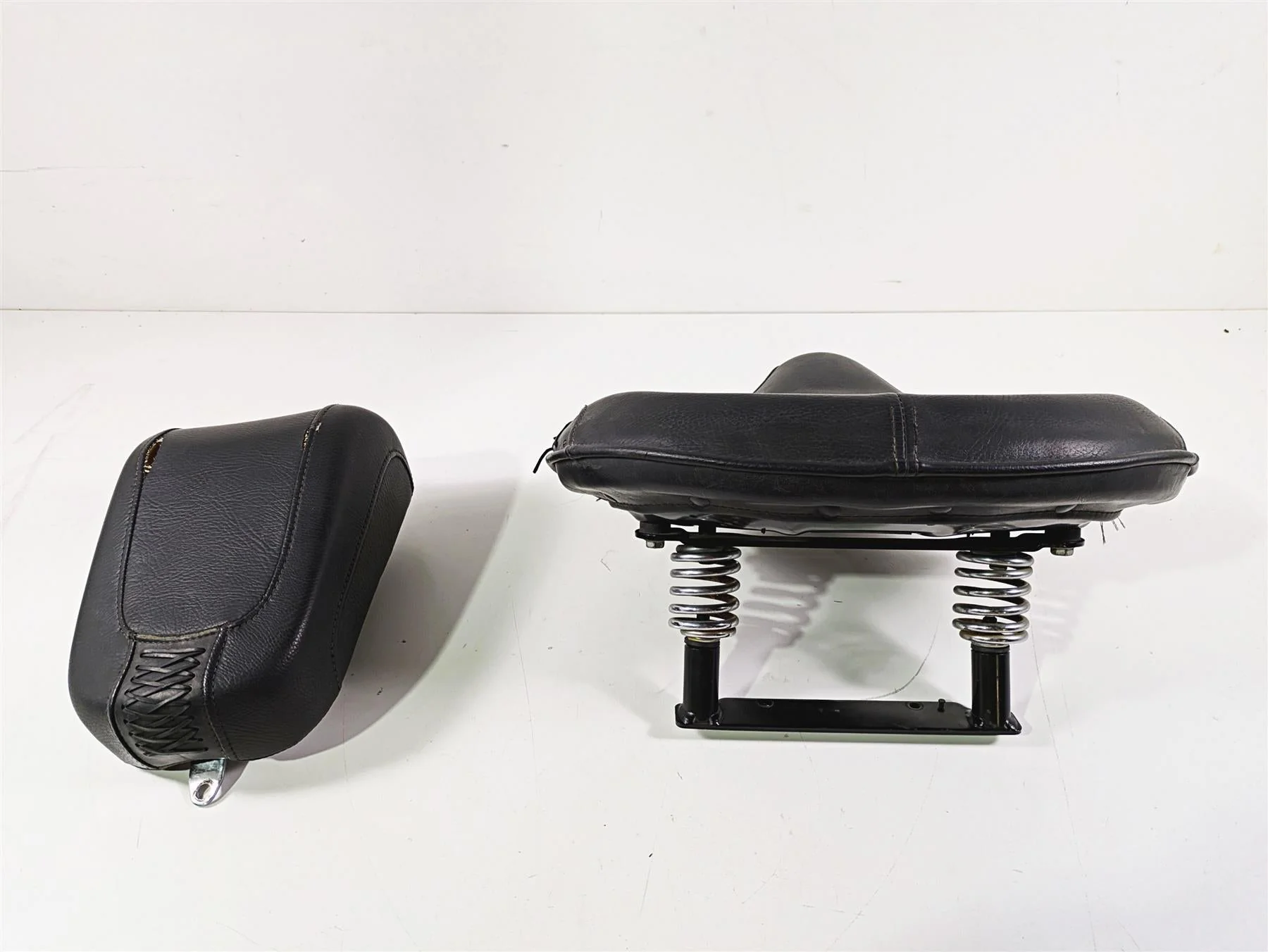 2008 Harley FLSTSB Cross Bones Front Rear Seat Saddle & Mount Set 51481-08 - Image 12