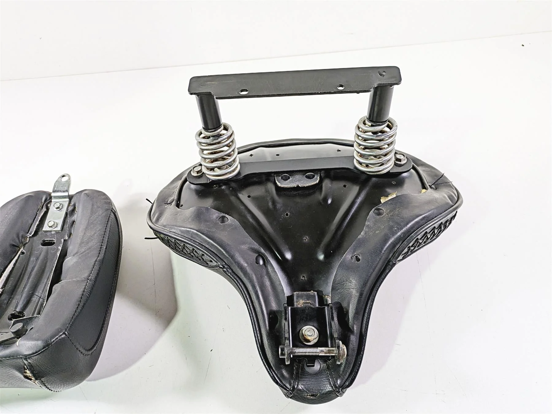 2008 Harley FLSTSB Cross Bones Front Rear Seat Saddle & Mount Set 51481-08 - Image 9