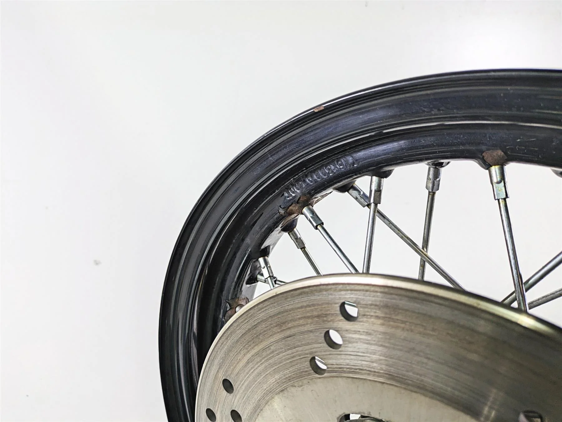 2008 Harley FLSTSB Cross Bones Front Wheel Rim 16x3 -Read 44937-08 - Image 7