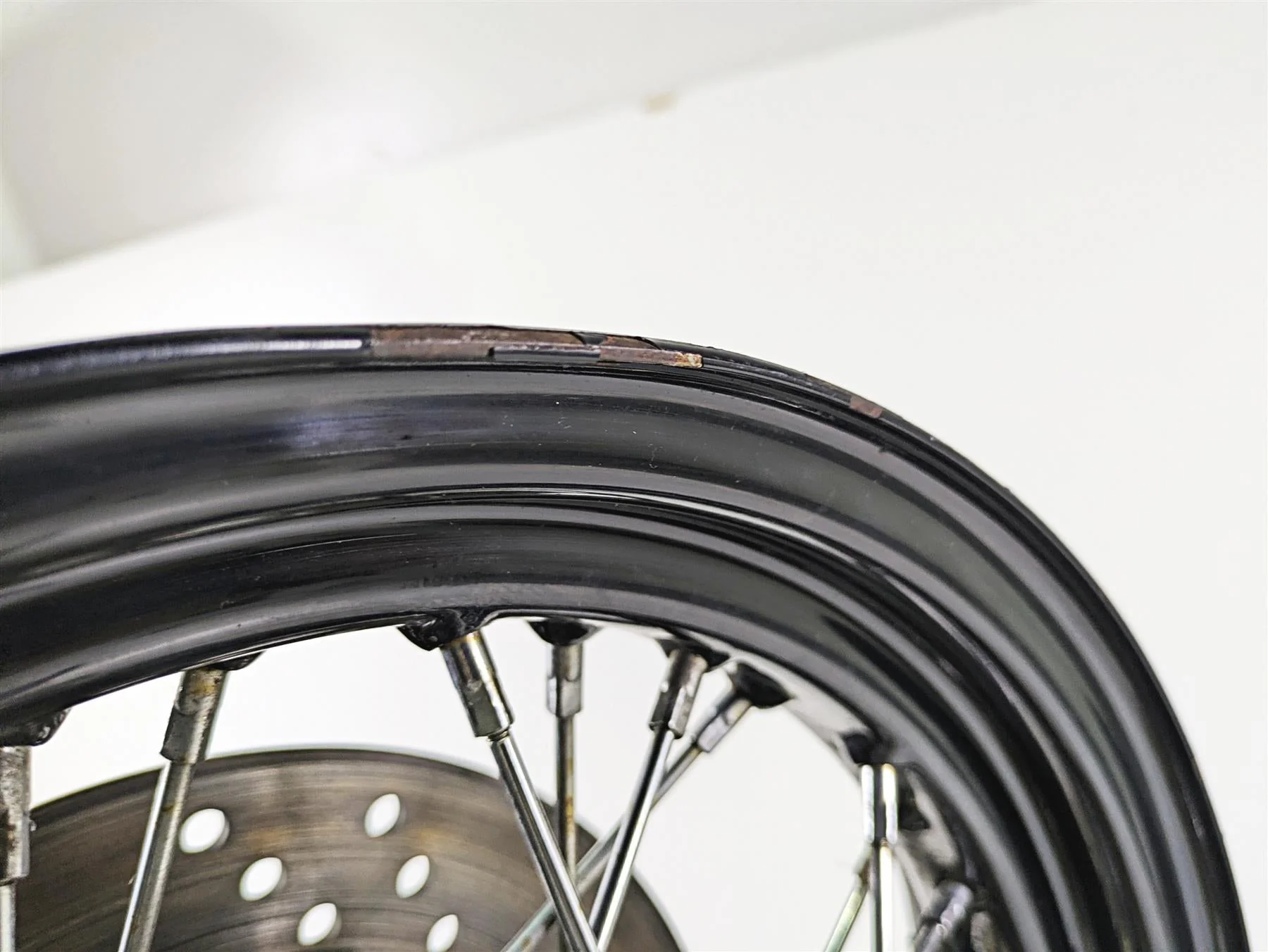 2008 Harley FLSTSB Cross Bones Front Wheel Rim 16x3 -Read 44937-08 - Image 9
