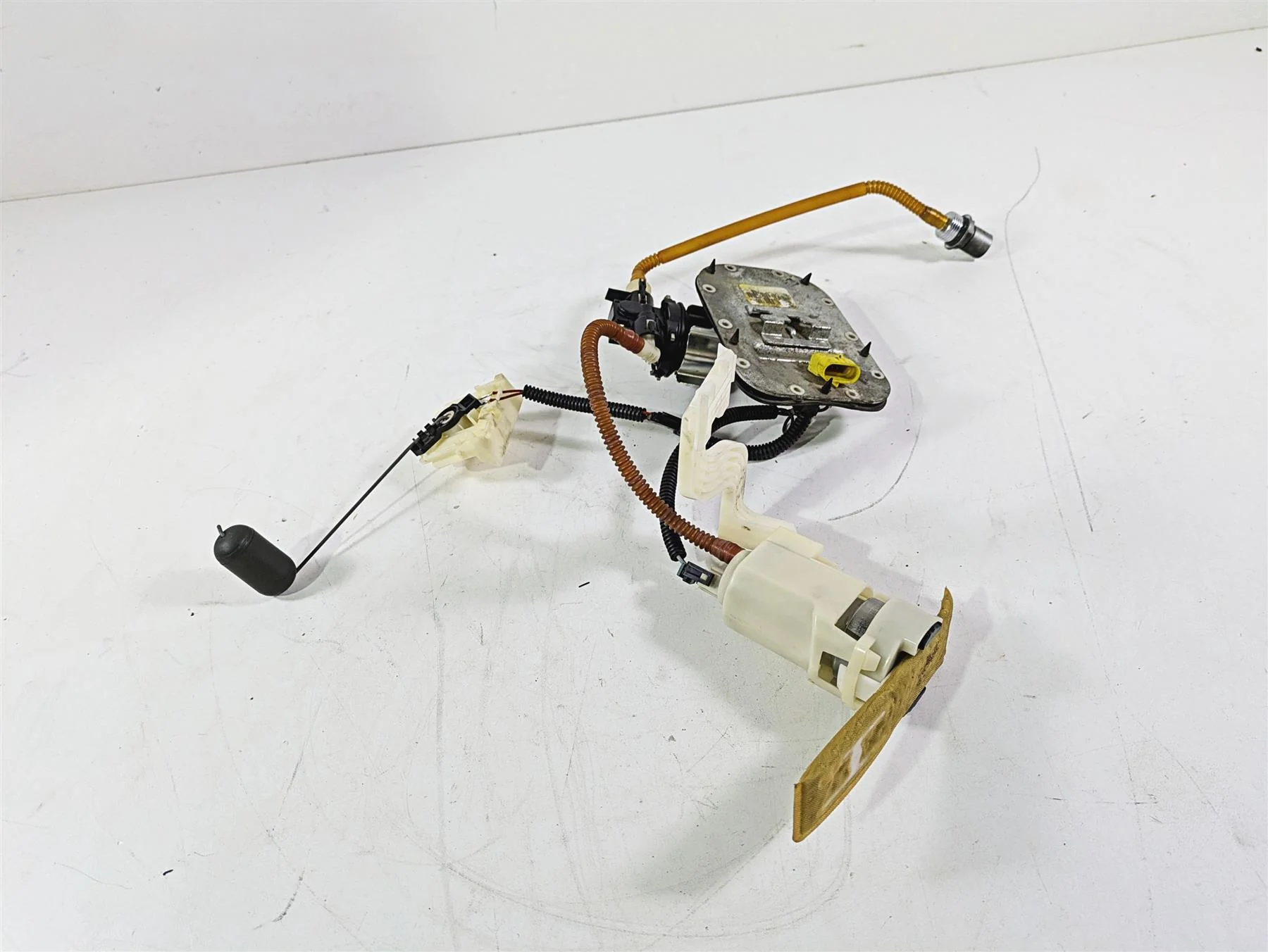 2008 Harley FLSTSB Cross Bones Fuel Gas Petrol Pump - Tested 75252-08 75284-08A - Image 2