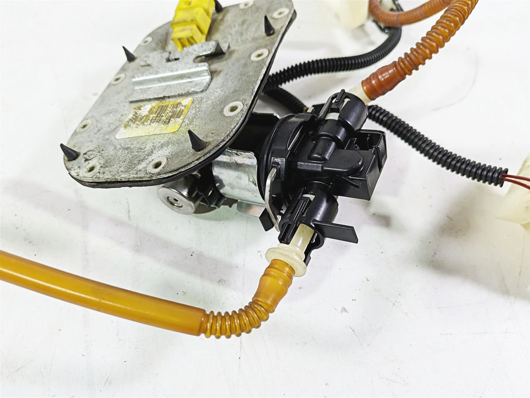 2008 Harley FLSTSB Cross Bones Fuel Gas Petrol Pump - Tested 75252-08 75284-08A - Image 8