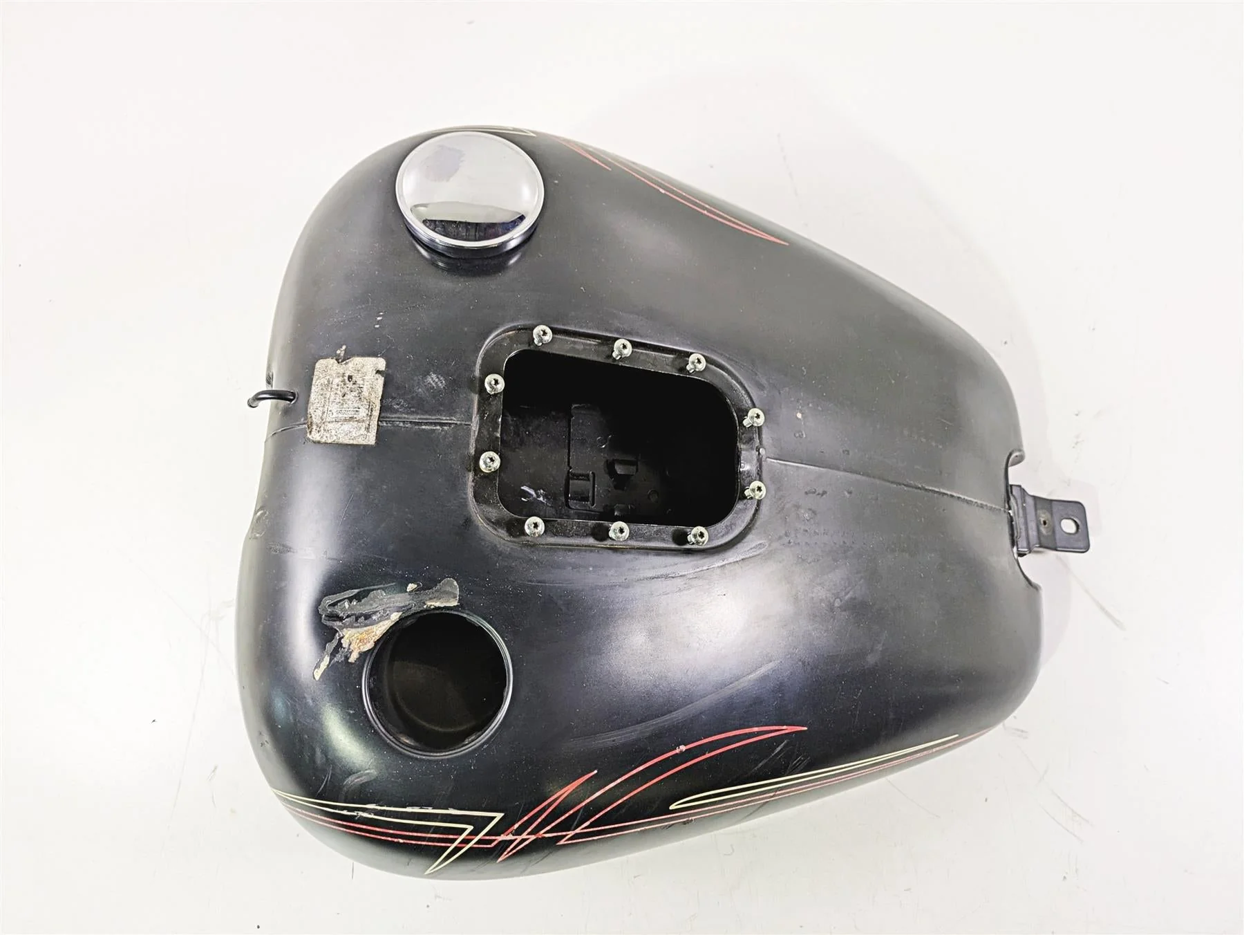 2008 Harley FLSTSB Cross Bones Fuel Gas Petrol Tank -Read 61000800 - Image 5