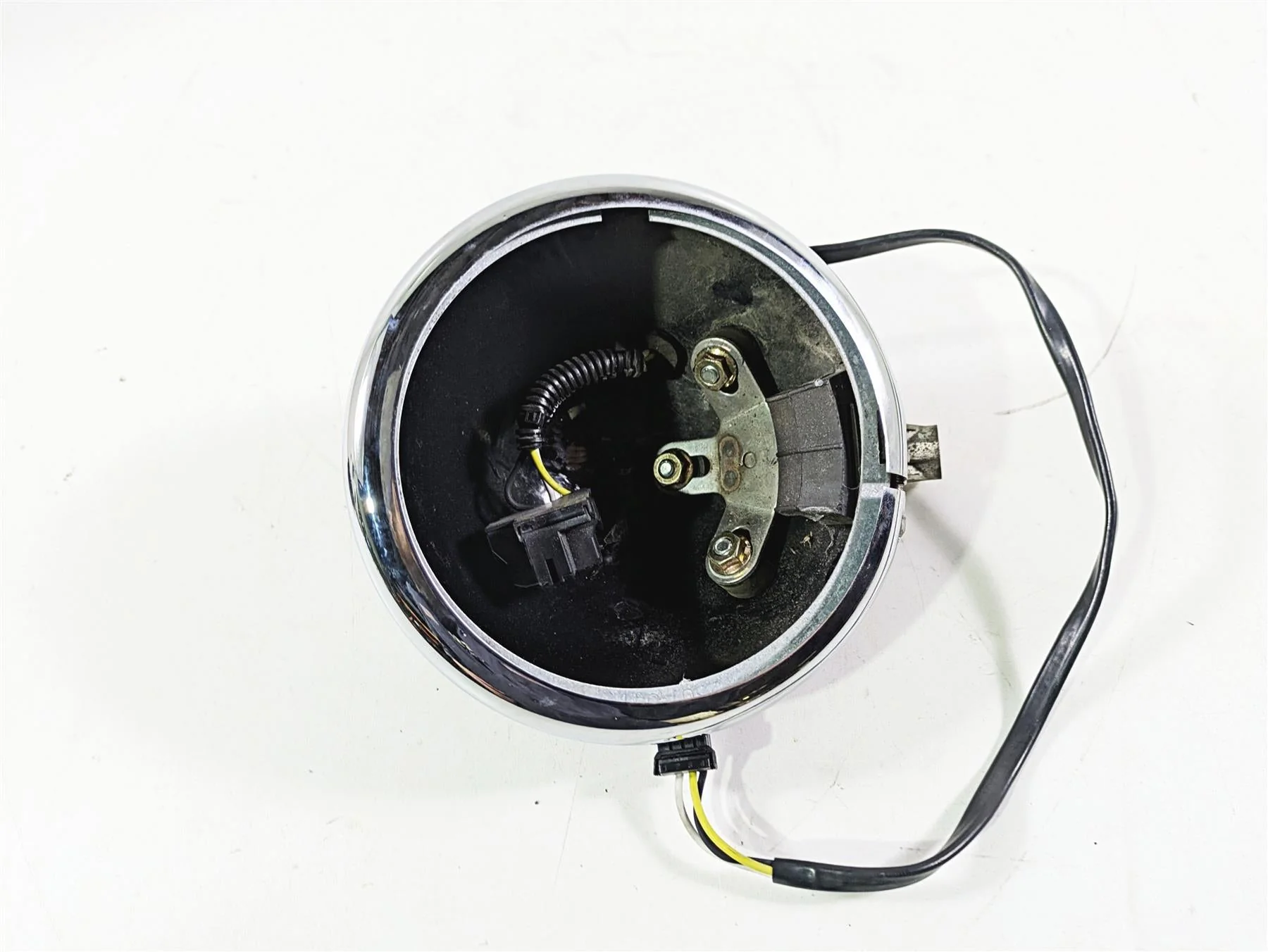 2008 Harley FLSTSB Cross Bones Headlight Head Light Bucket 5-3/4 69923-08 - Image 4
