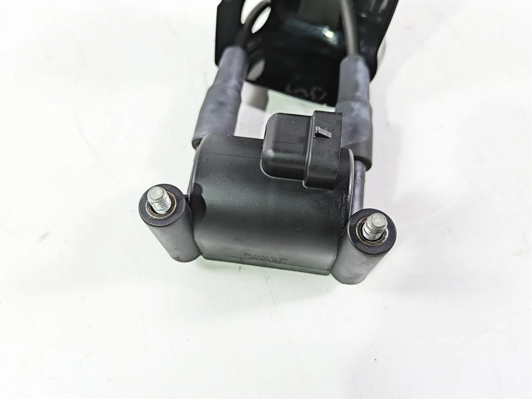 2008 Harley FLSTSB Cross Bones Ignition Coil & Black Cover 31696-07A - Image 10